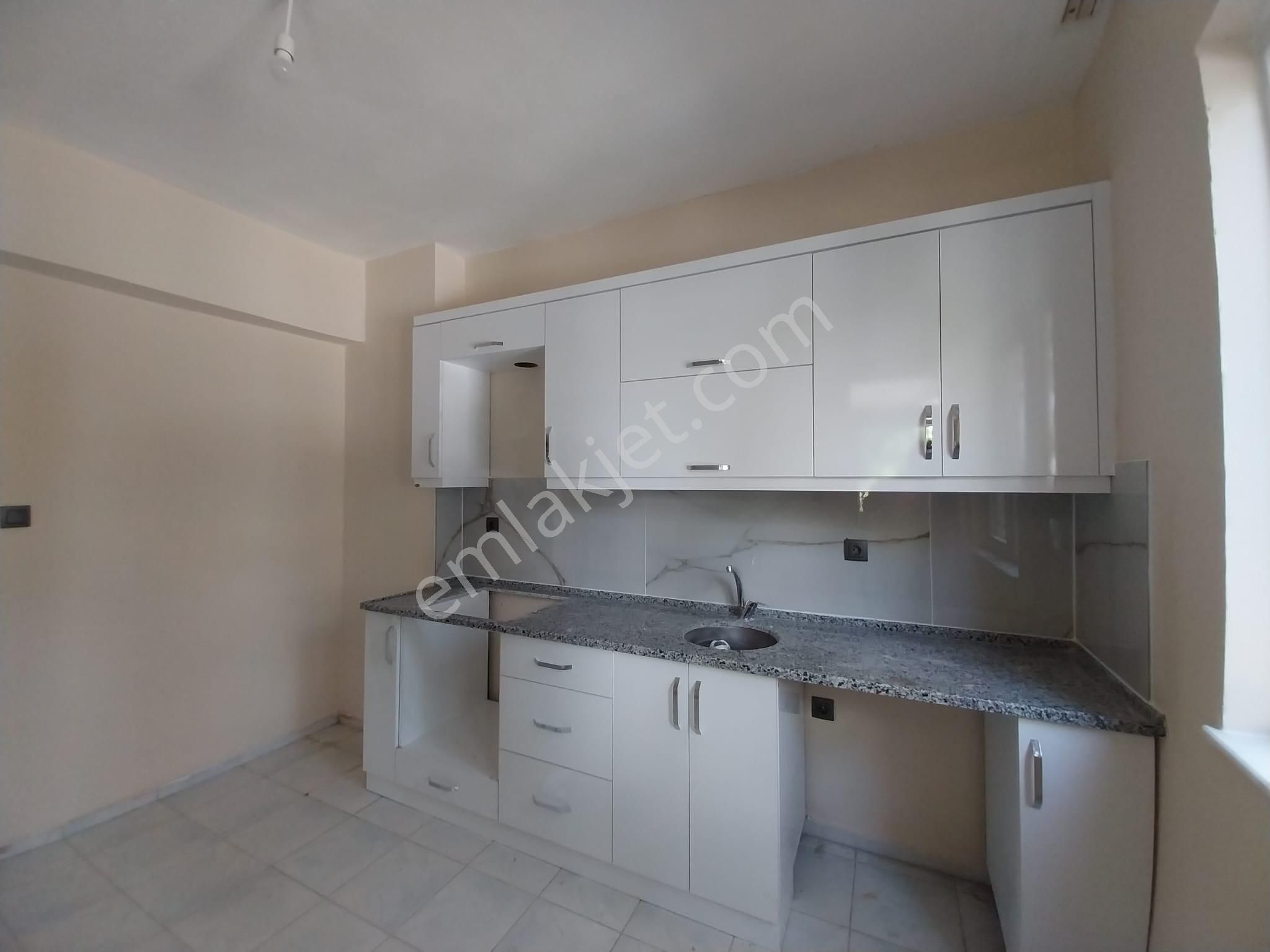 Konuksever Mah. Kılızırmak Cadesine 200 Mt 3+1 Daire 1. Kat