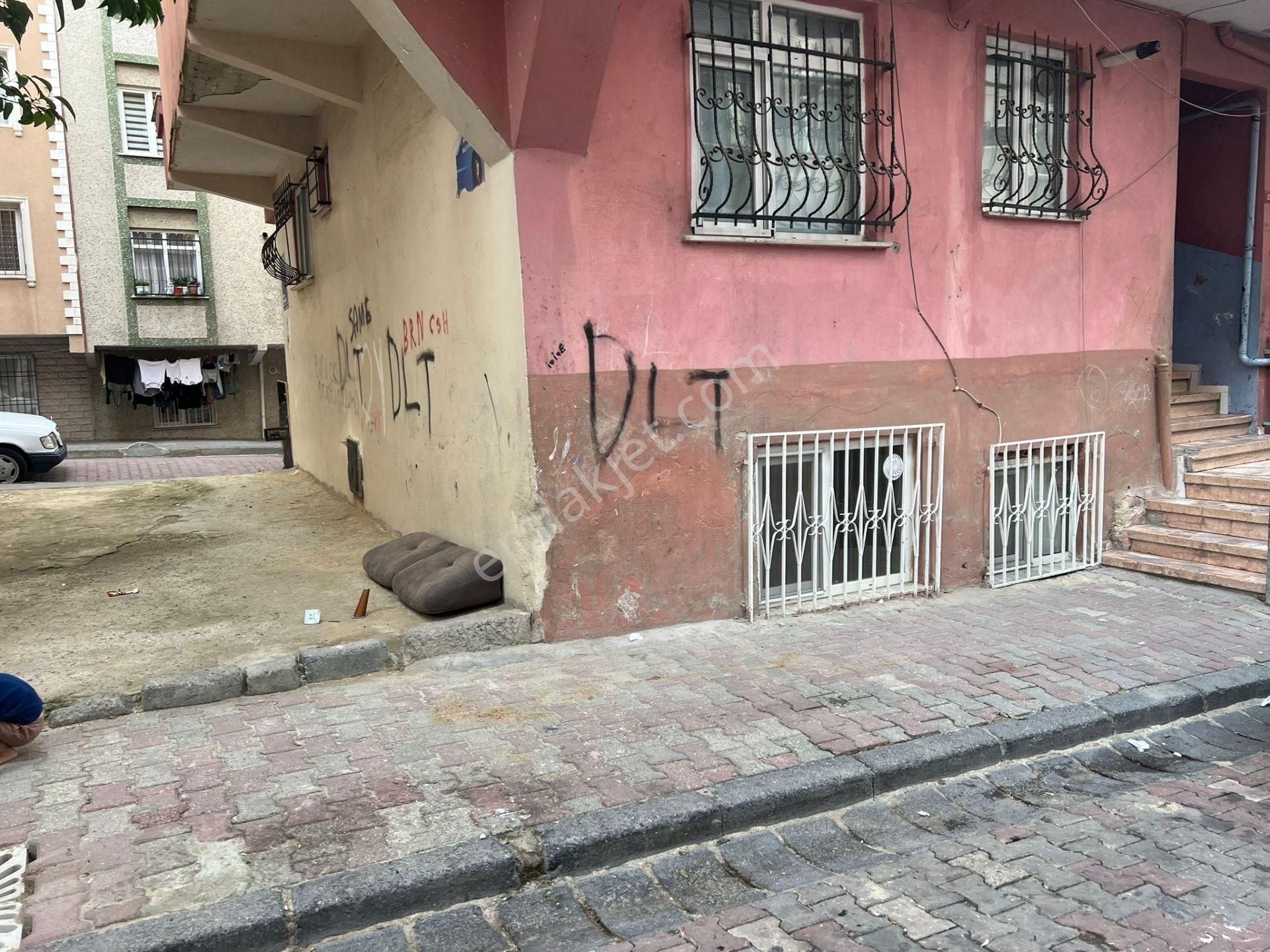 Tutar Emlaktan Kaçaksız Çift Cepheli Bahçeli Bahçe Kat Daire