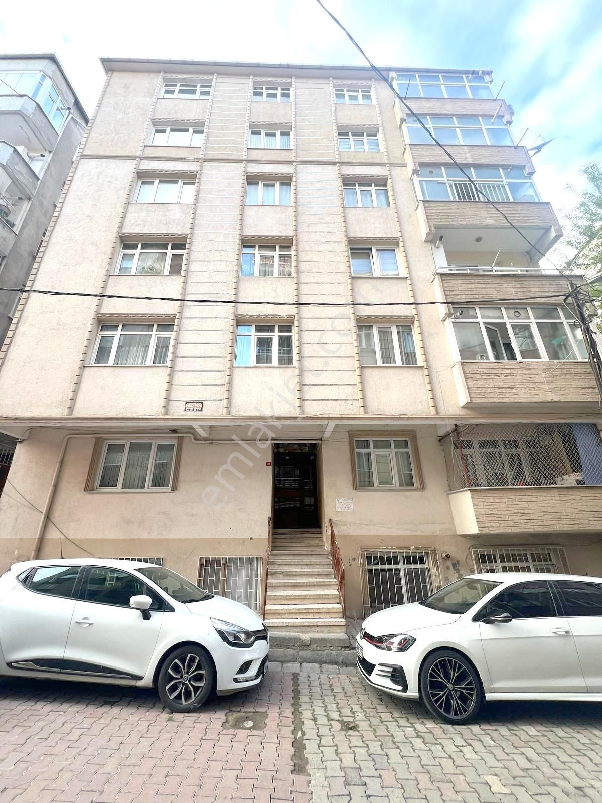 Tutar Dan F. Çakmkta E-5 Yakın Süper Geniş 2+1 80 M2 2 Kat Daire