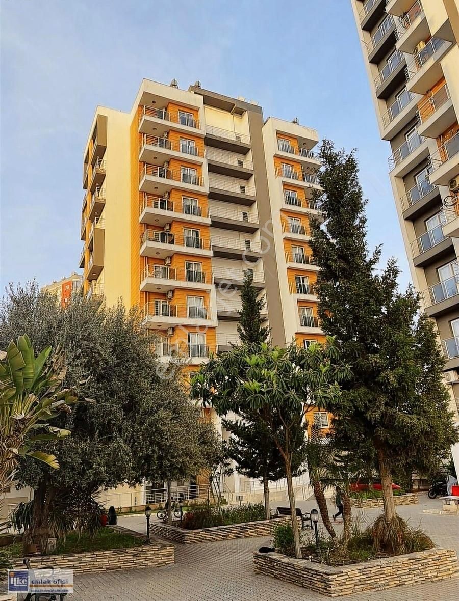 Üniversite Caddesi'nde Site İçerisinde Kiralık Eşyalı 1+1 Daire