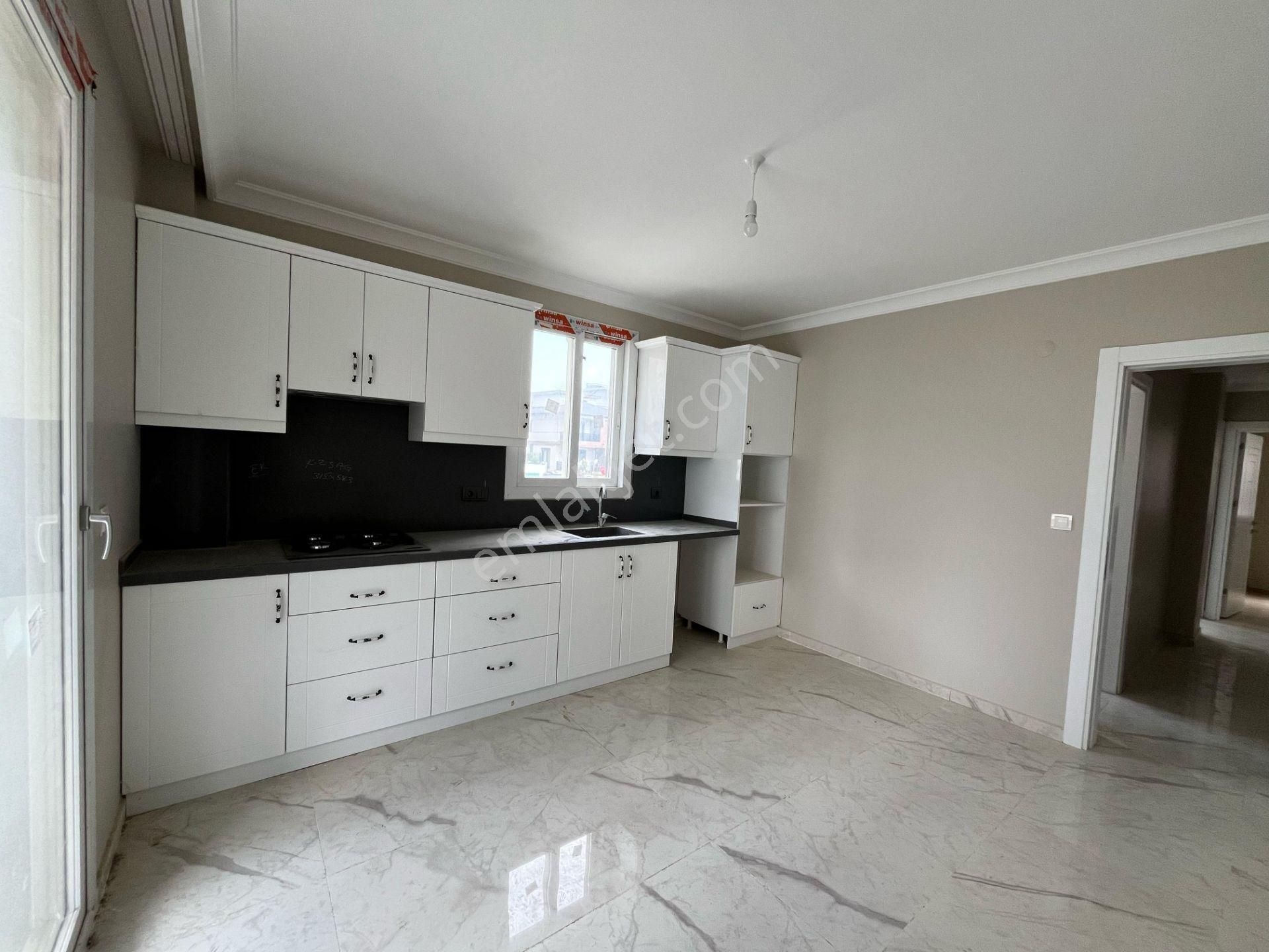 Seferihisar Karakayalar’da, Havuzlu Sitede, Geniş 3+1 Sıfır Daire!