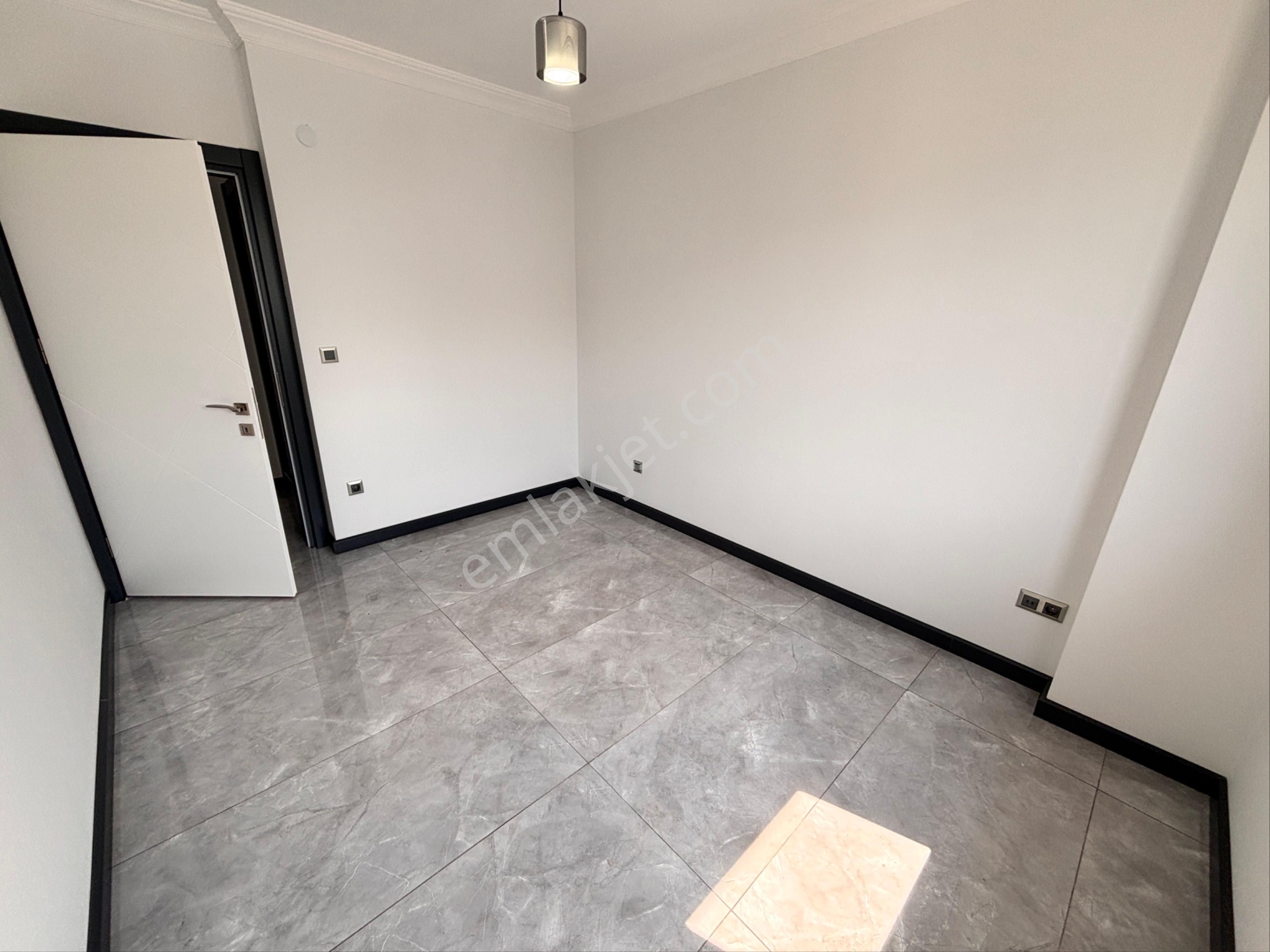 Didim'de Ortak Havuzlu Sitede 3+1 Sıfır Villa - Görsel 17