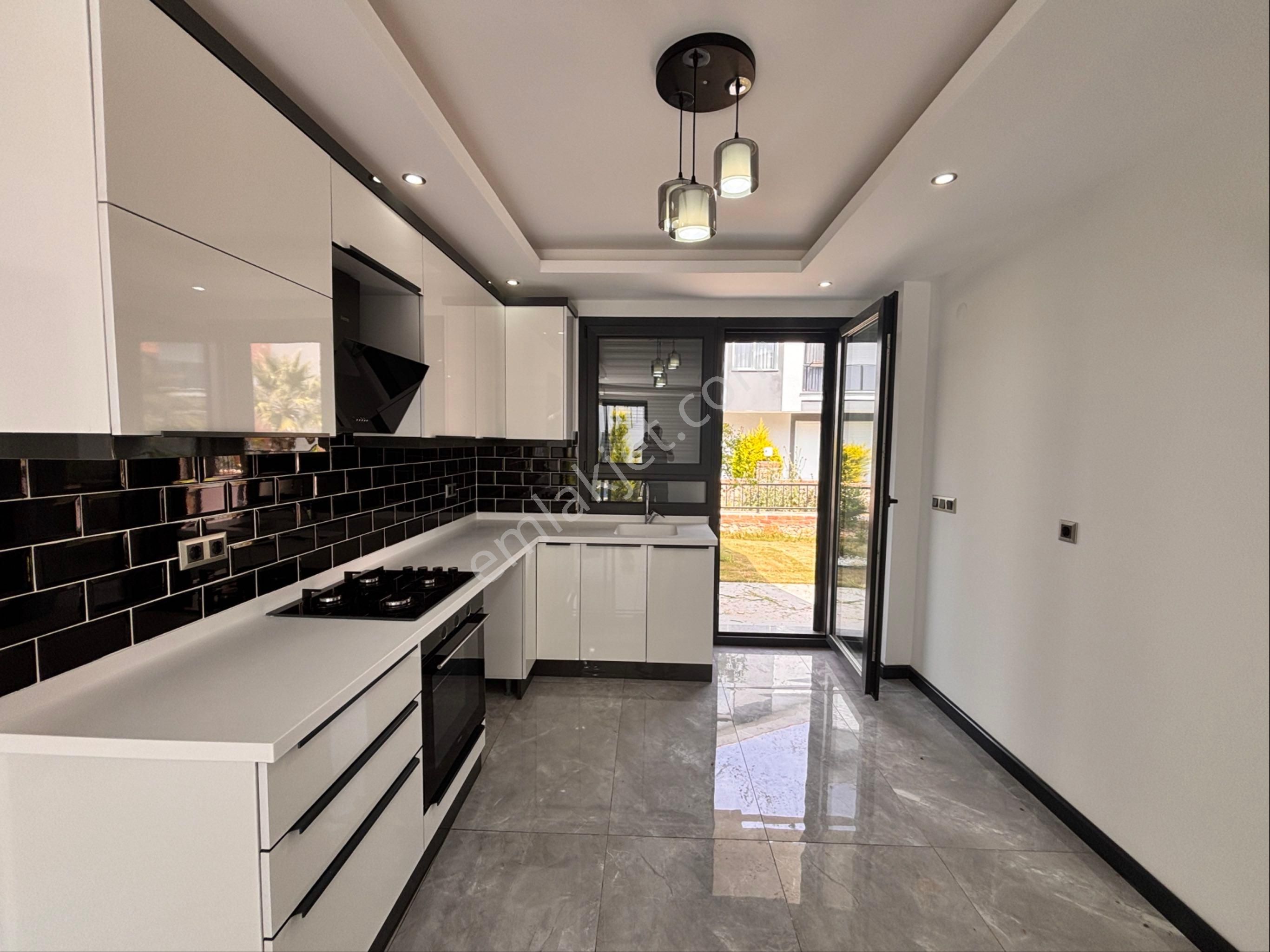 Didim'de Ortak Havuzlu Sitede 3+1 Sıfır Villa - Görsel 9