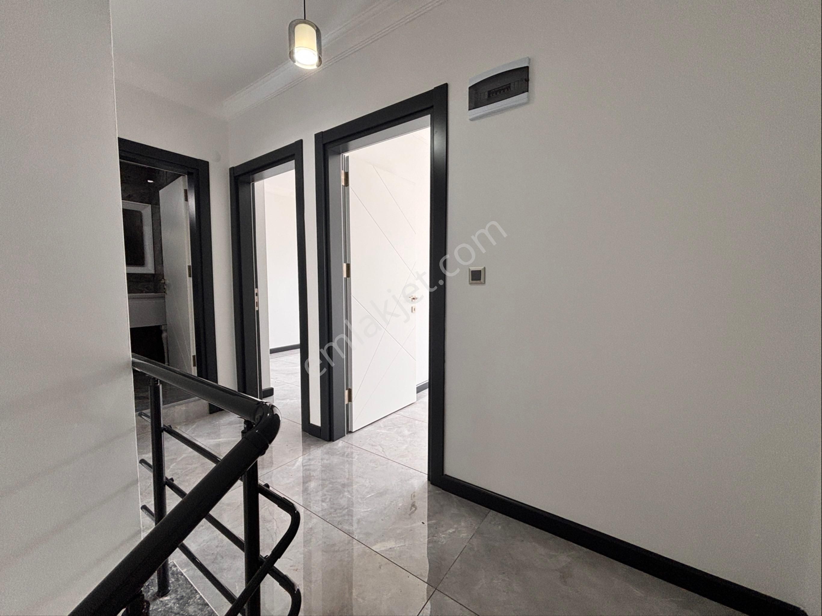 Didim'de Ortak Havuzlu Sitede 3+1 Sıfır Villa - Görsel 20