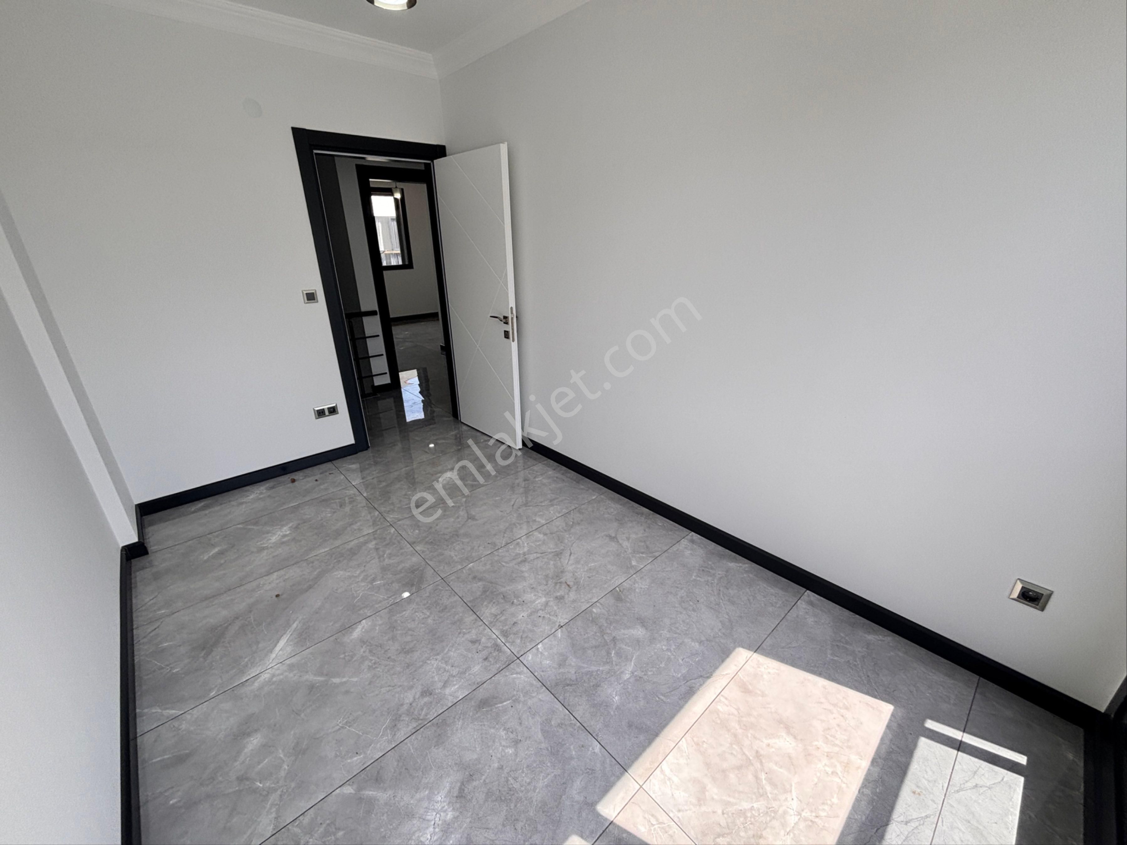 Didim'de Ortak Havuzlu Sitede 3+1 Sıfır Villa - Görsel 10