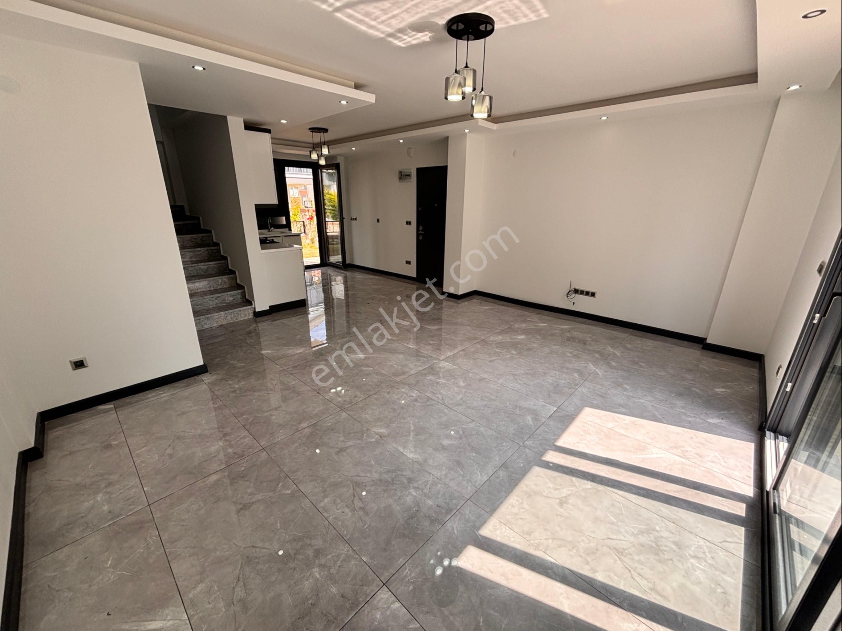 Didim'de Ortak Havuzlu Sitede 3+1 Sıfır Villa - Görsel 25