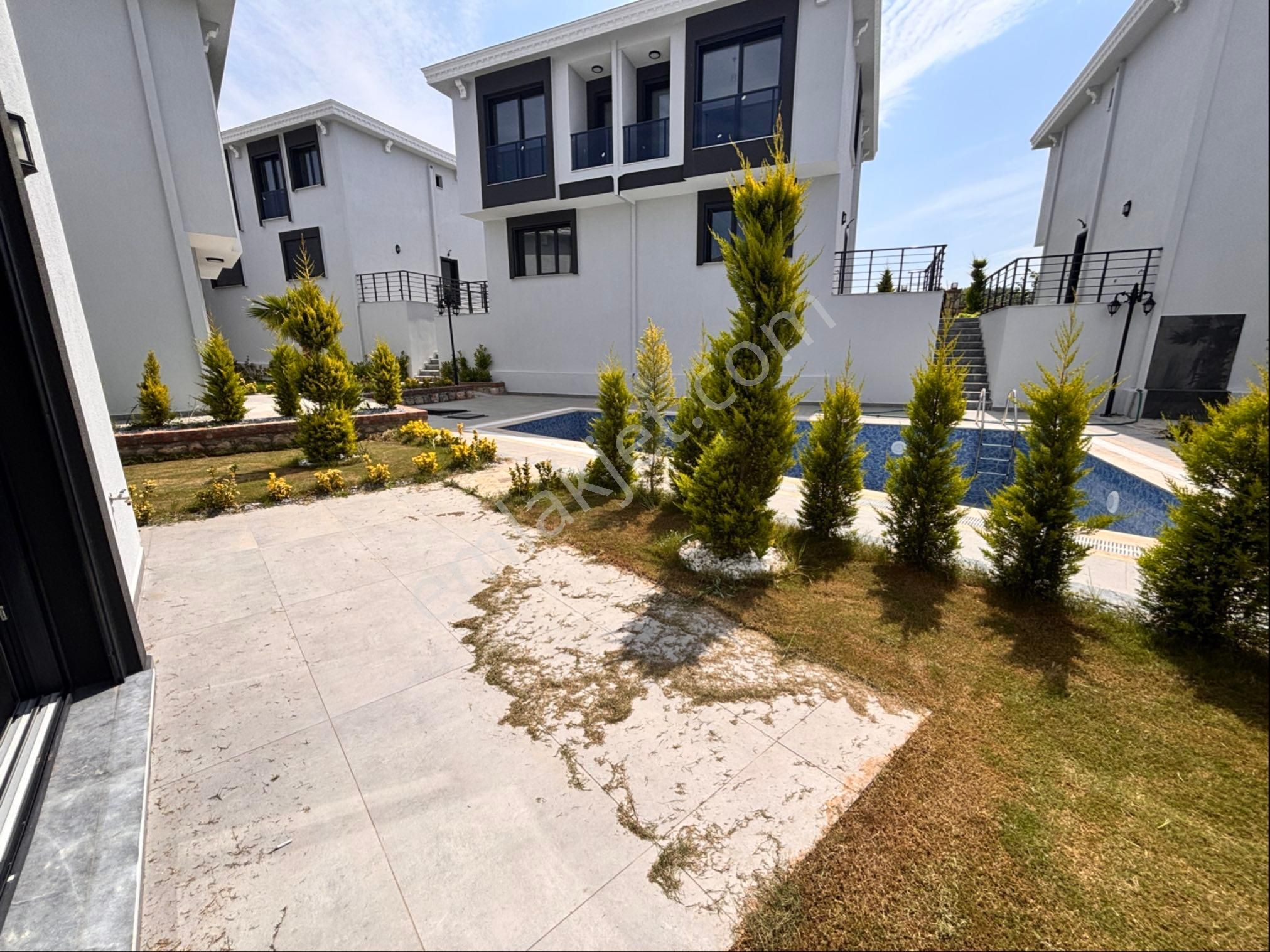 Didim'de Ortak Havuzlu Sitede 3+1 Sıfır Villa - Görsel 2