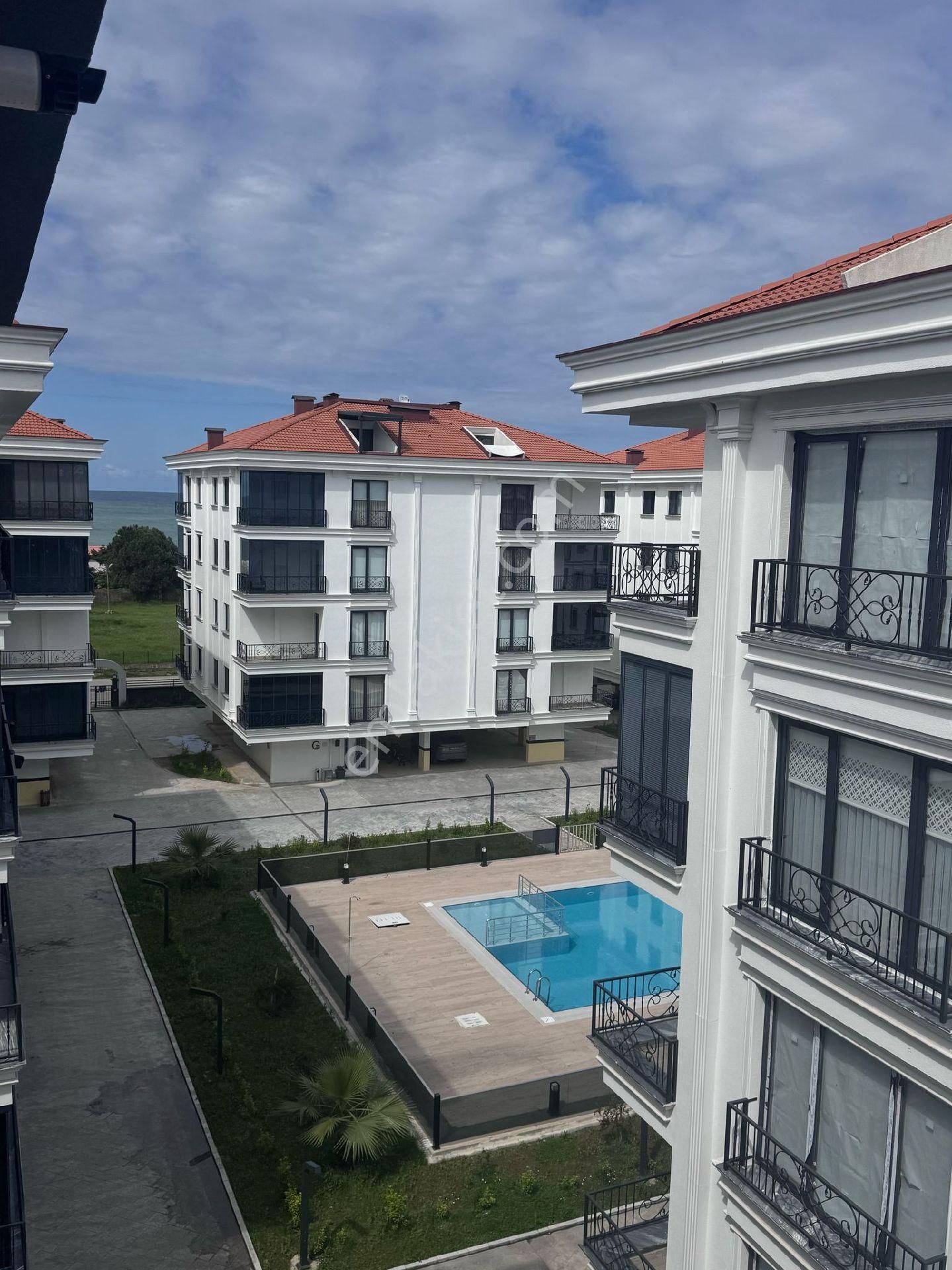Cumhuriyet Mahallesinde Lüks Sitede Sıfır Lüks Eşyalı Kiralık Daire