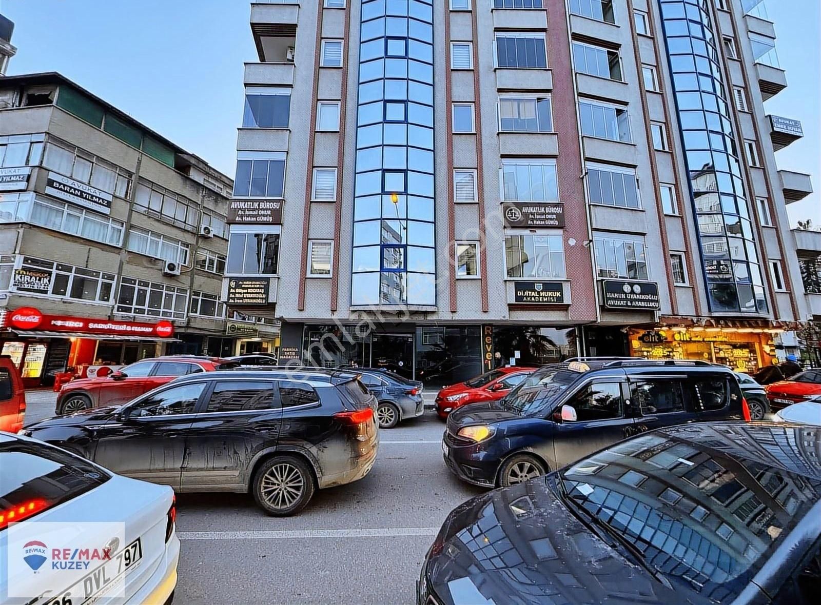 Yeni Adliye Kavşağında Caddeye Cephe Bacalı Kiralık Dükkan