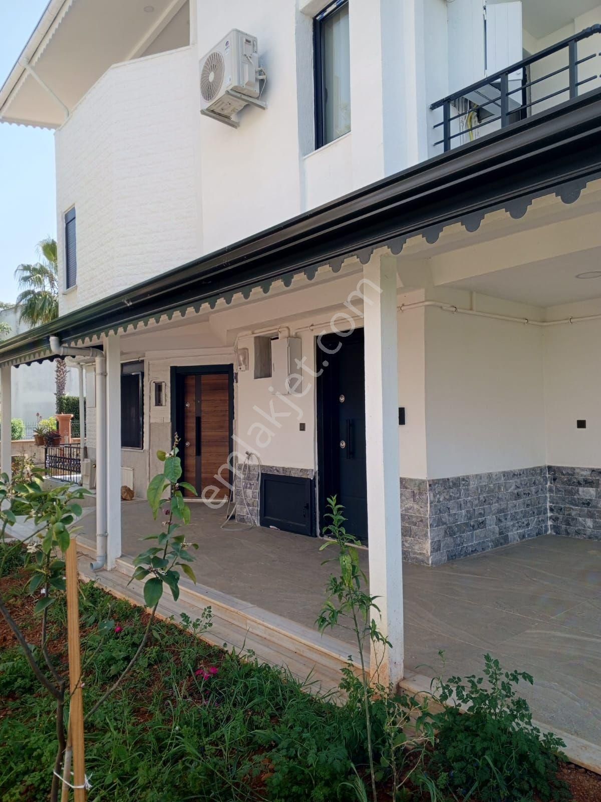 Antalya Belek Kadriye’de 4+1 Site İçerisinde Havuzlu Bakımlı Lüks Satılık Tripleks Villa - Görsel 7