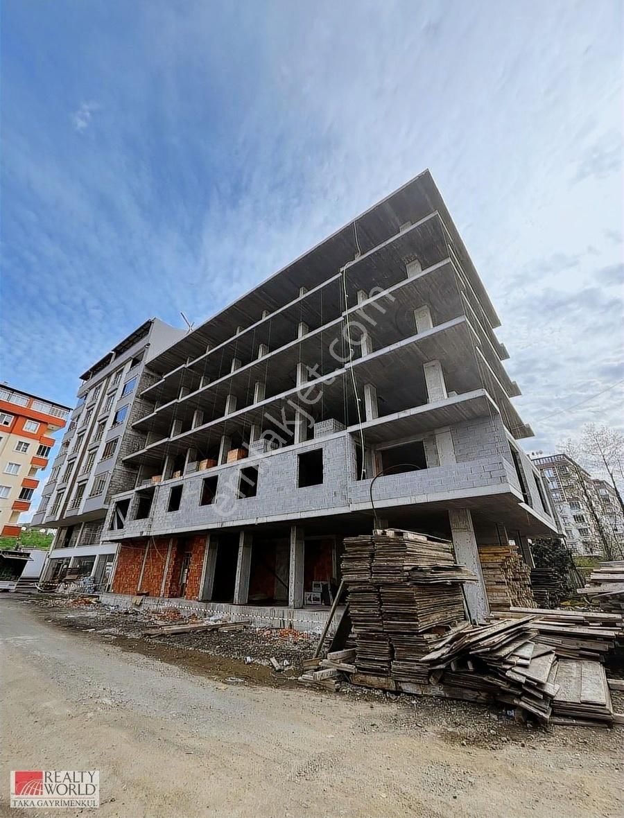 Araklı Merkez'de Araklı -bayburt Yoluna Yakın Satılık Daire