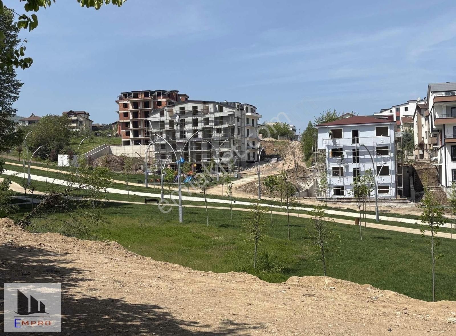Başiskele Yuvacıkta Doğa Manzaralı Merkezi Konumda Süper Arsa