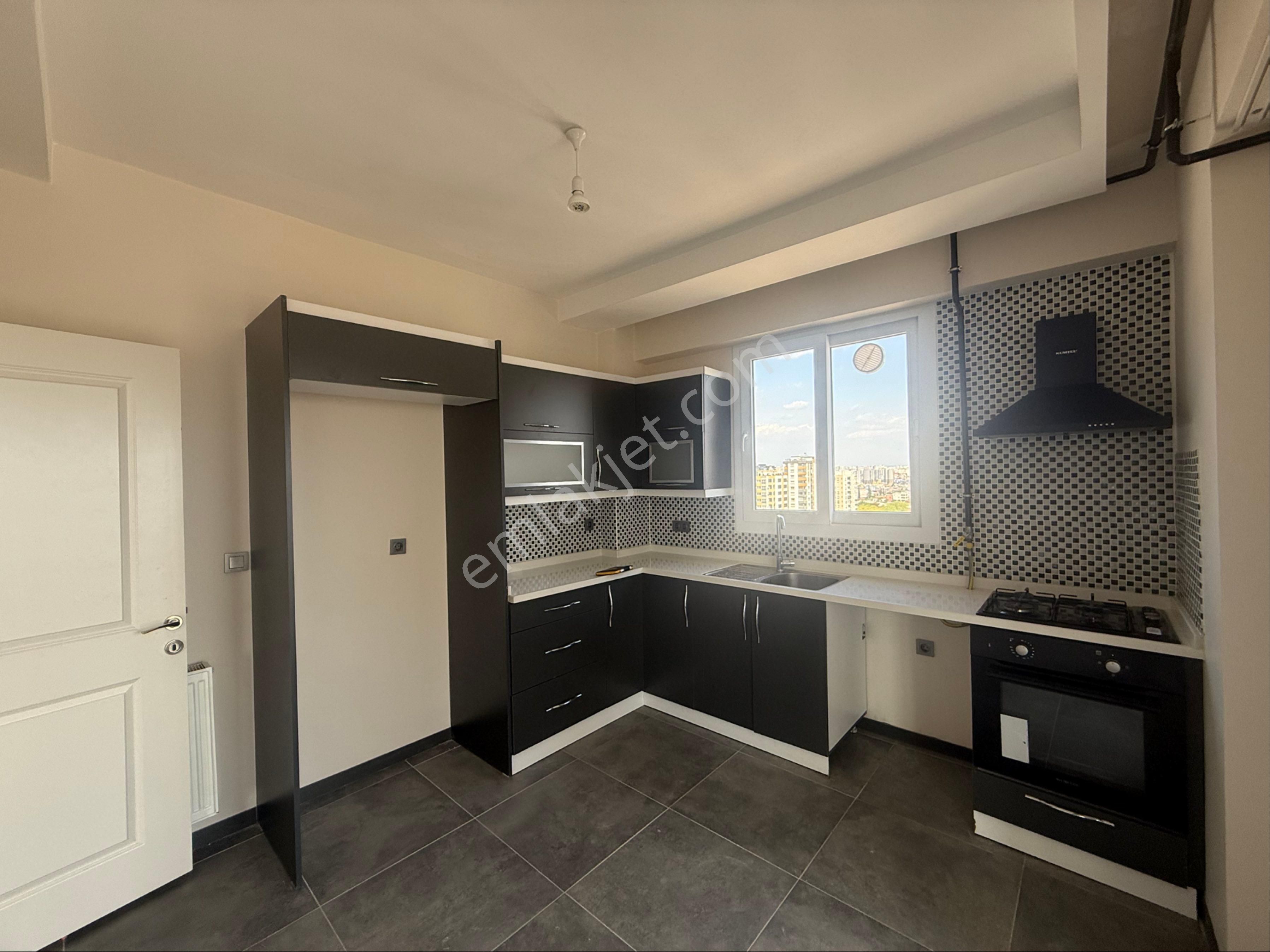 Aydınlar’da Site İçinde 3+1 Kiralık Daire 7/24 Güvenlik Tam Donanım!