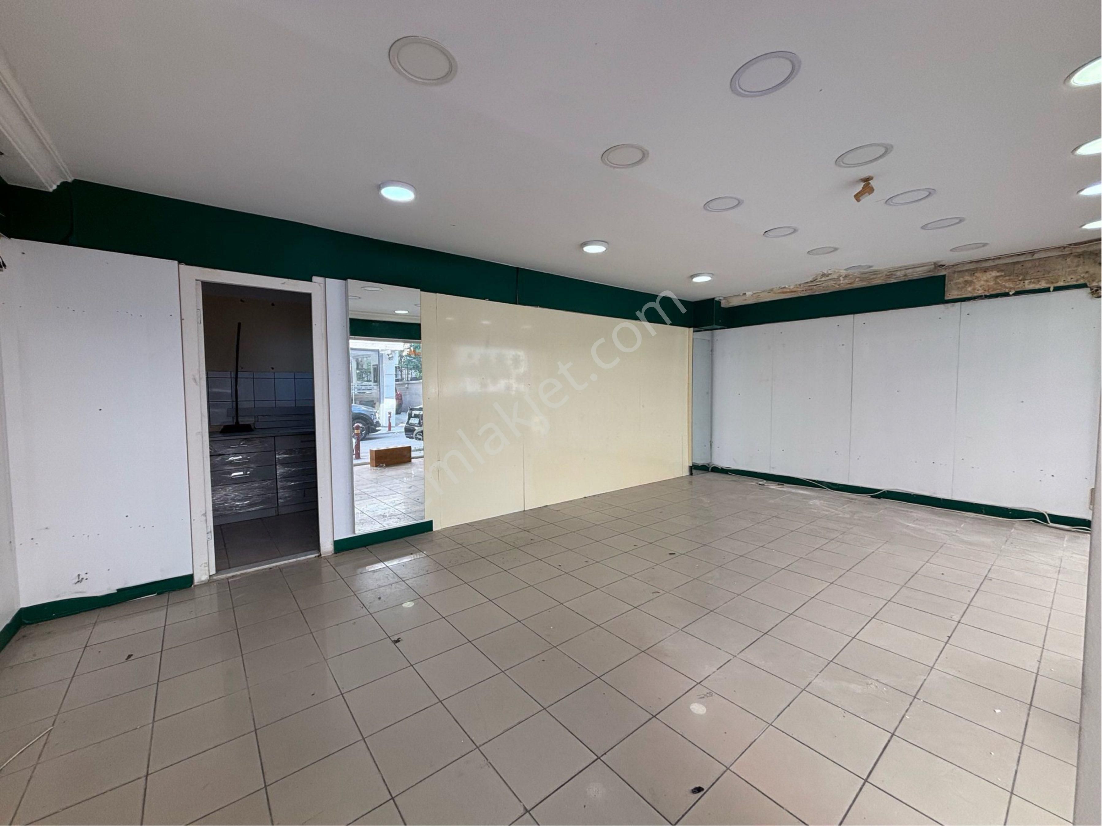 Alsancak’ta 40m2 7m Cepheli Otomatik Panjurlu Kiralık Depo/dükkan!