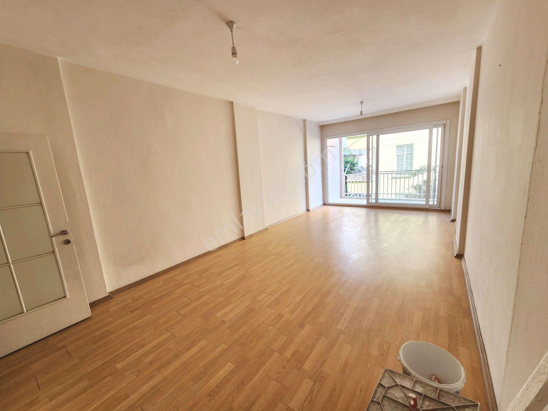 Ergünden İnönüde Arakat Asansörlü Geniş 3+1 Satılık Daire