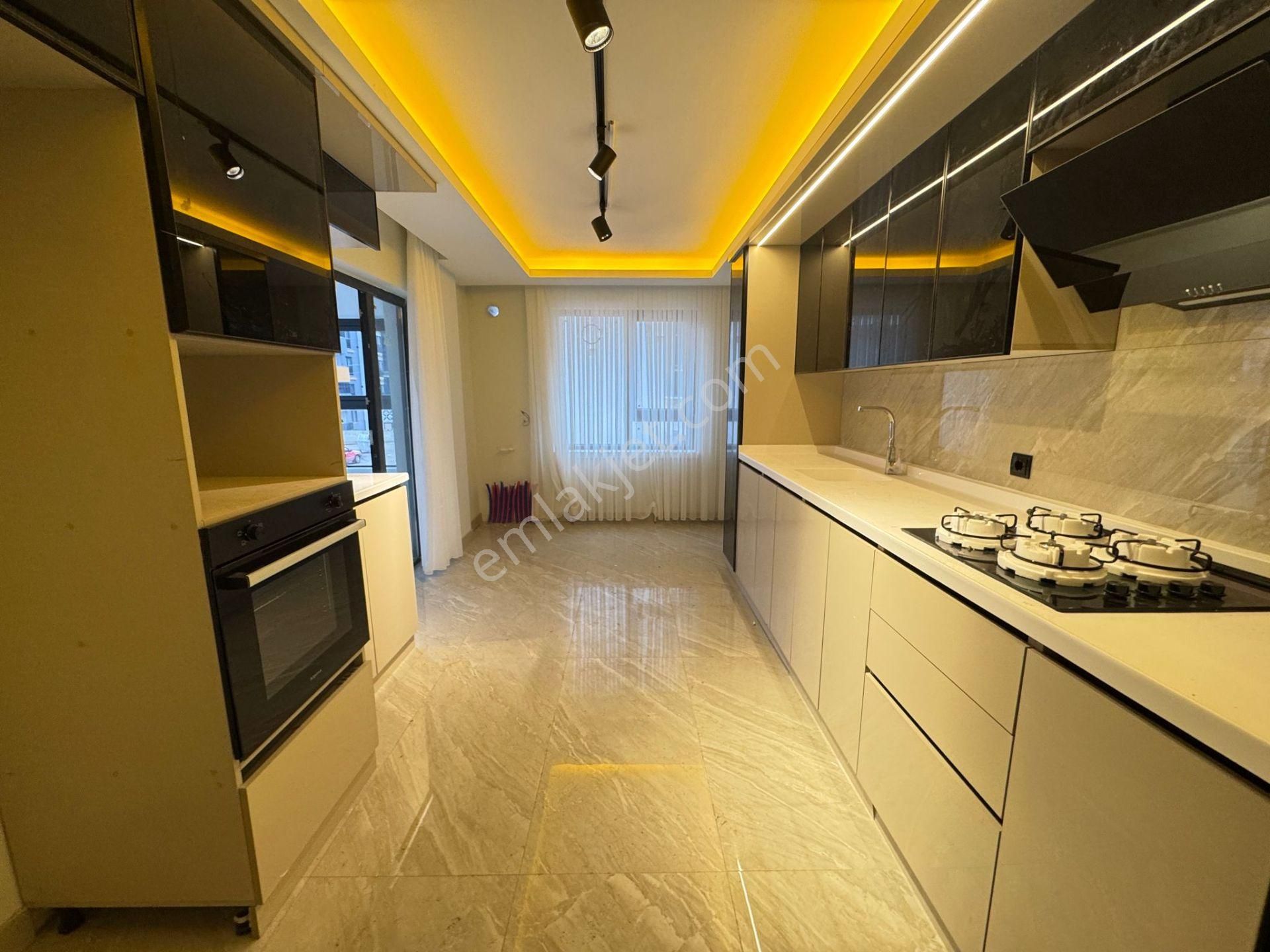 Evim Emlak'tan Menderes'te Ultra Lux Yapılı 4+1 Arakat Daire