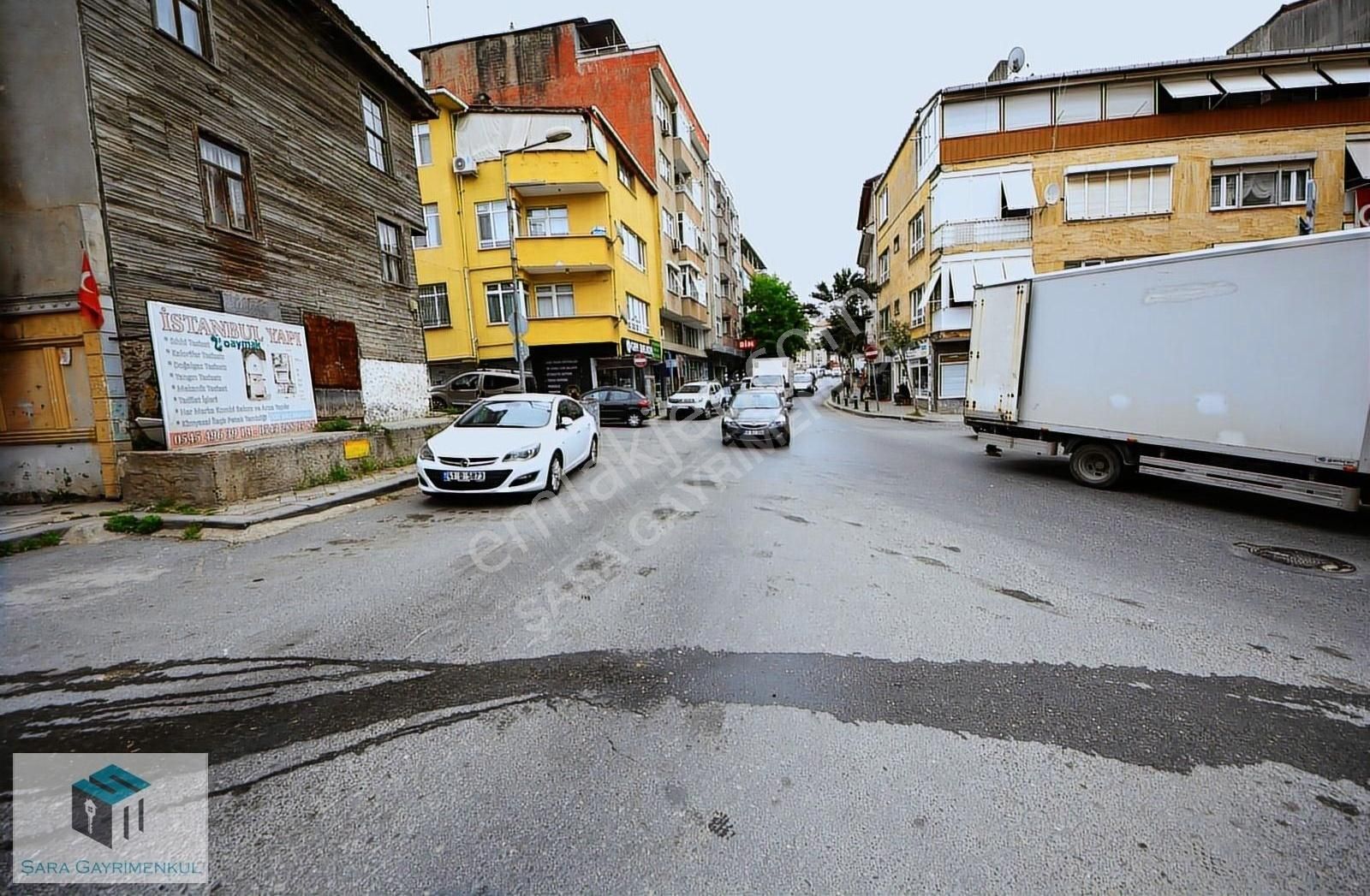 Darıca Merkez'de Cadde Üstü 2+1 Ara Kat Daire
