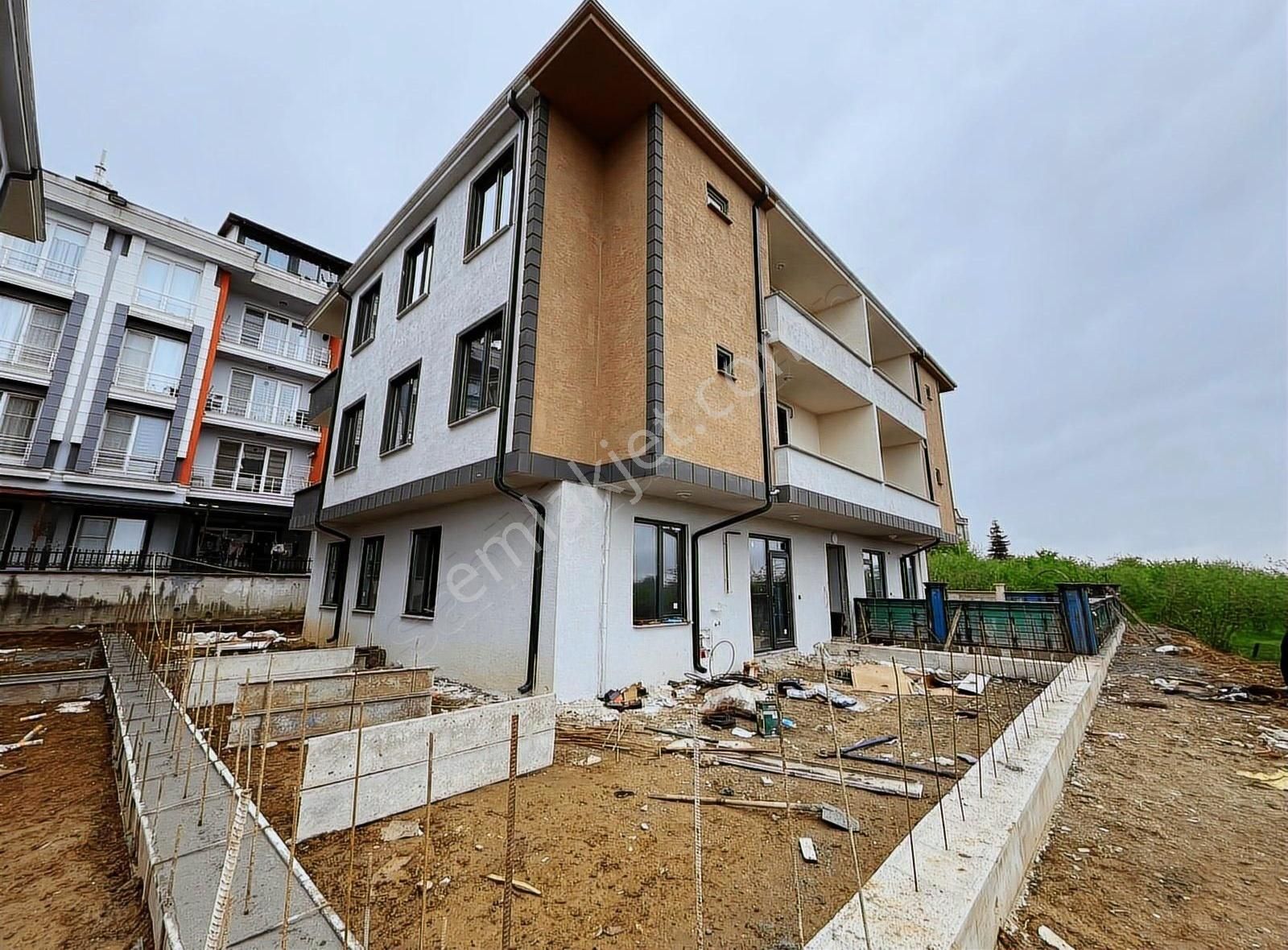 Kocaali Merkezde 2+1 Yüksek Giriş Bahçe Kullanımlı Fırsat Daire