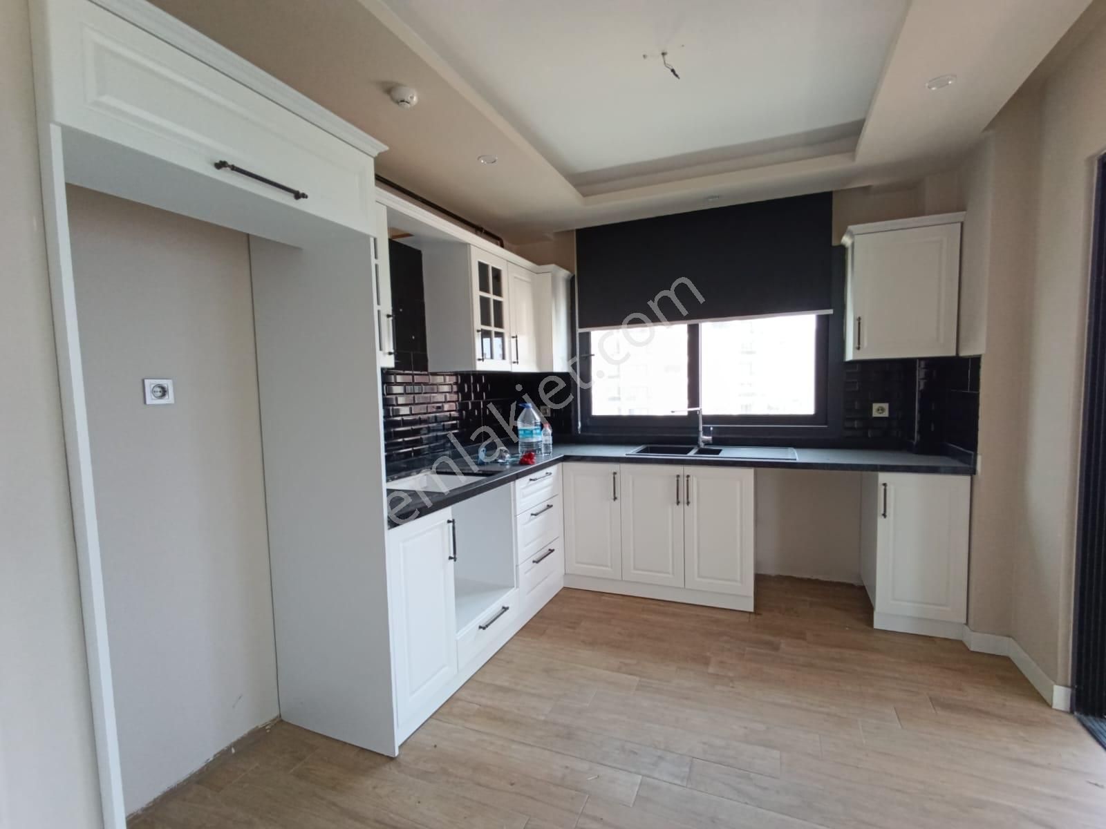 Karınca'dan Yeni Mh A.mutfak Yüksek Kat Kiralık 3+1 Daire