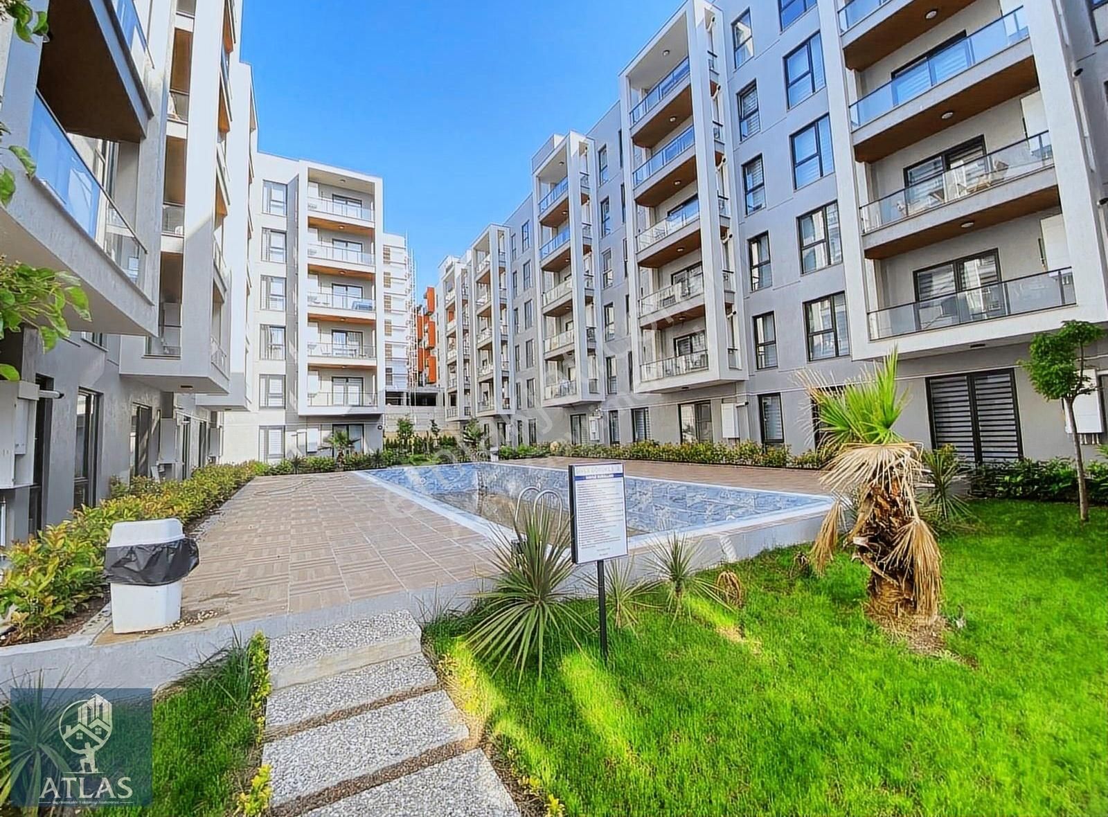 Atlas'tan Görükle Avlu 3'te Kiracısız 2+1 Eşyalı Satılık Daire