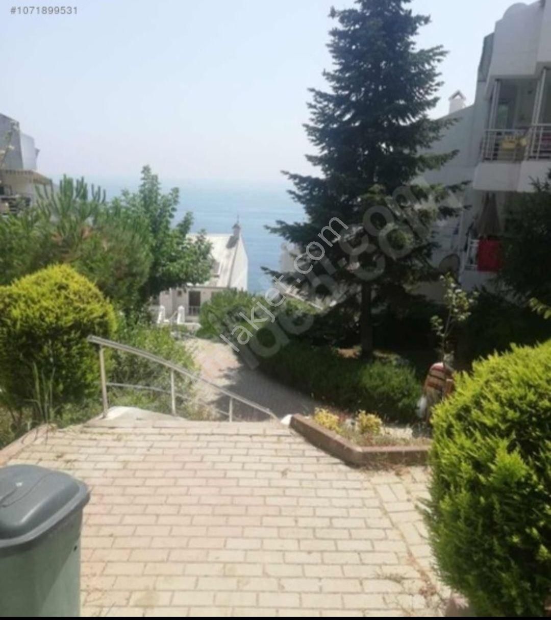 Silivri Sahilde 3+1 Satılık Bahçe Dubleks Full Eşyalı