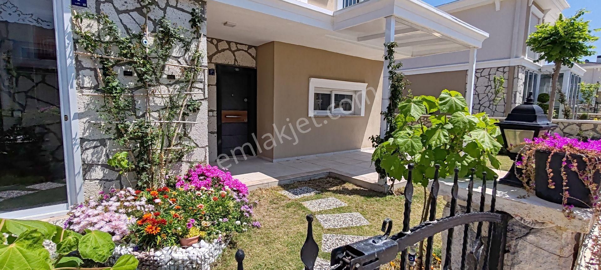 Kuşadası Davutlar Merkezde Sıfır Müstakil Villa