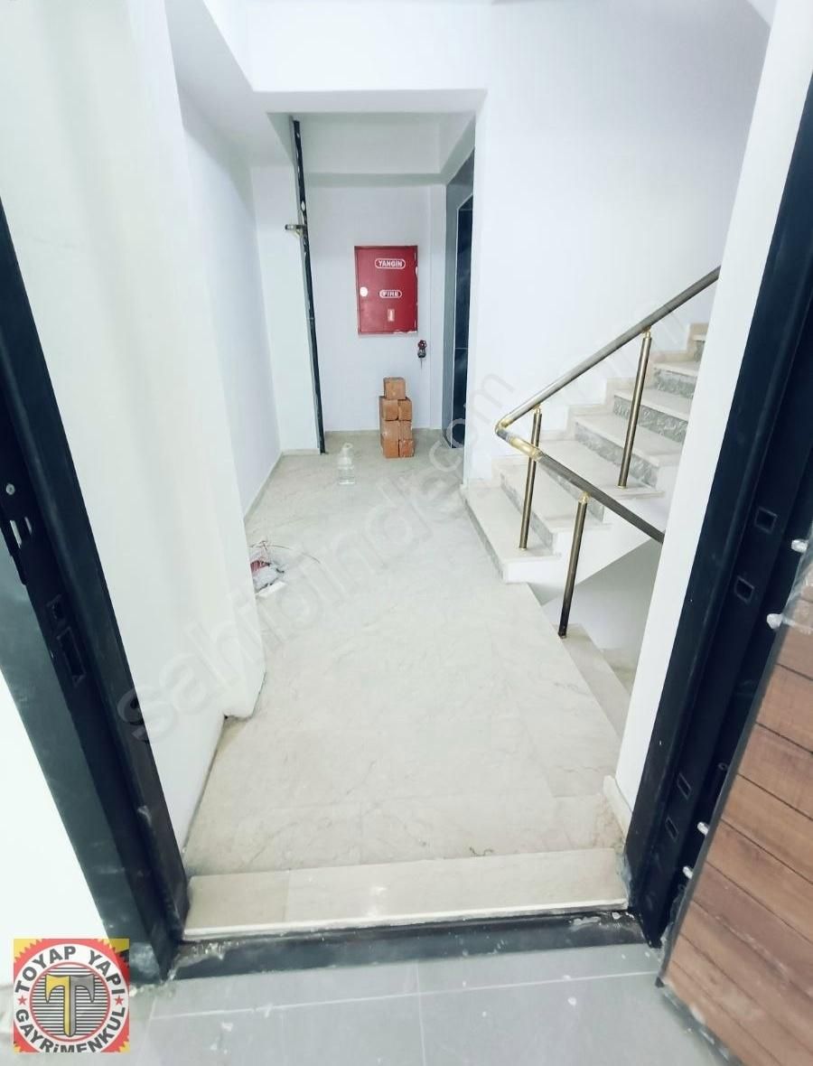 Sultangazi Tramvay Caddesi'nde 500m² Kiralık Dükkanlar - Görsel 15