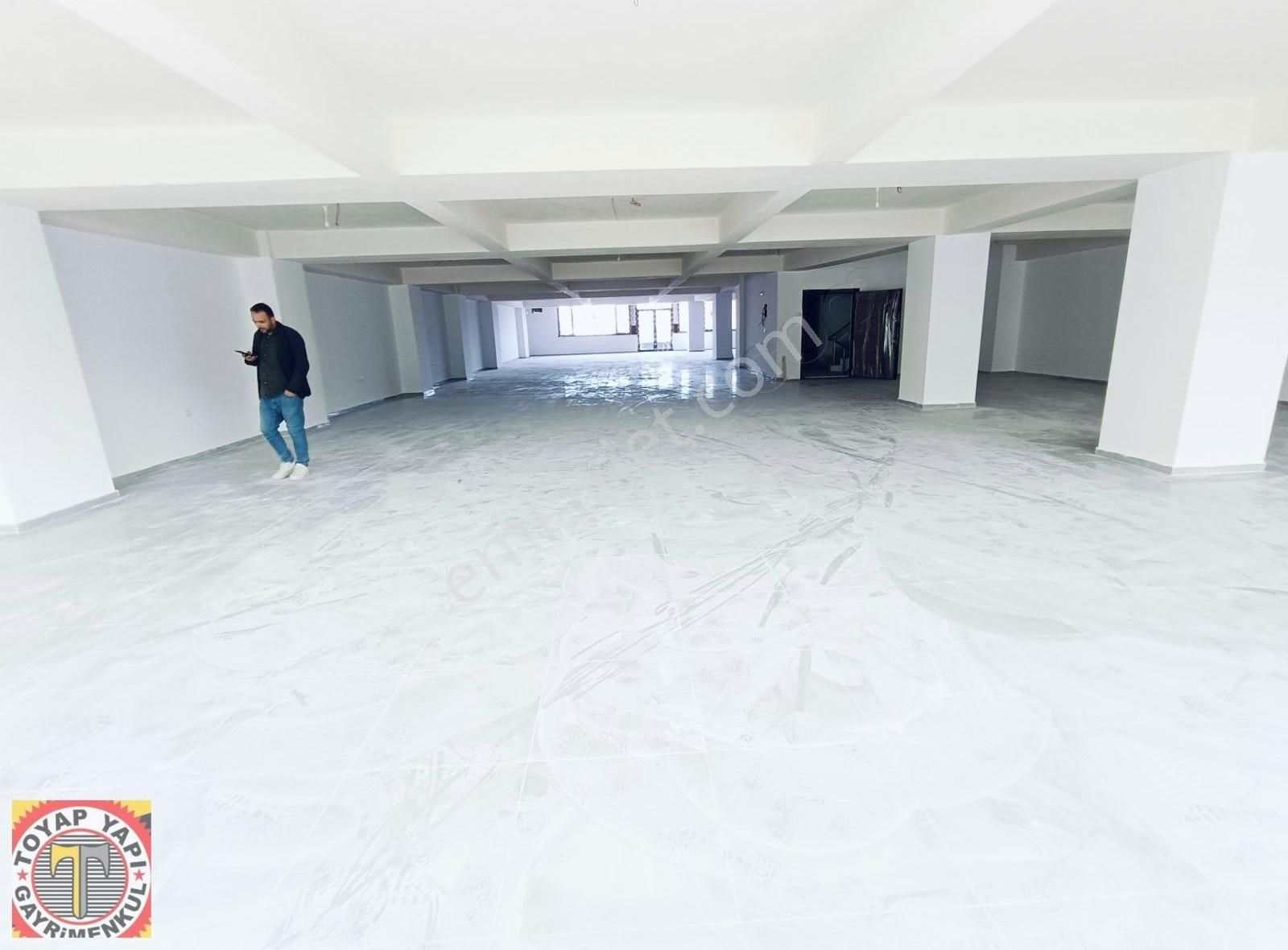 Sultangazi Tramvay Caddesi'nde 500m² Kiralık Dükkanlar - Görsel 21