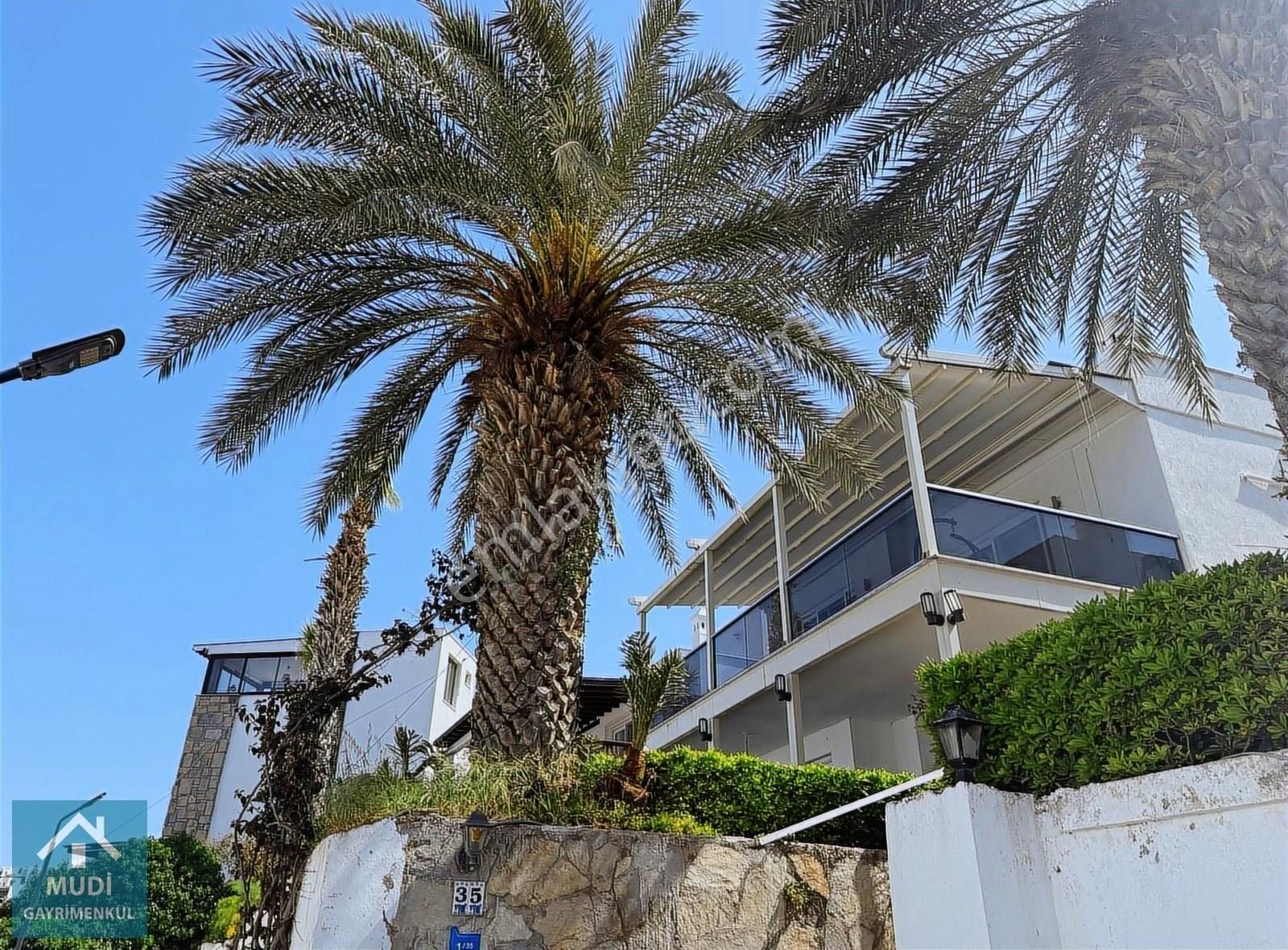 Bodrum Bağla Özel Plajlı Denize Yürüme Mesafesinde Satılık Villa