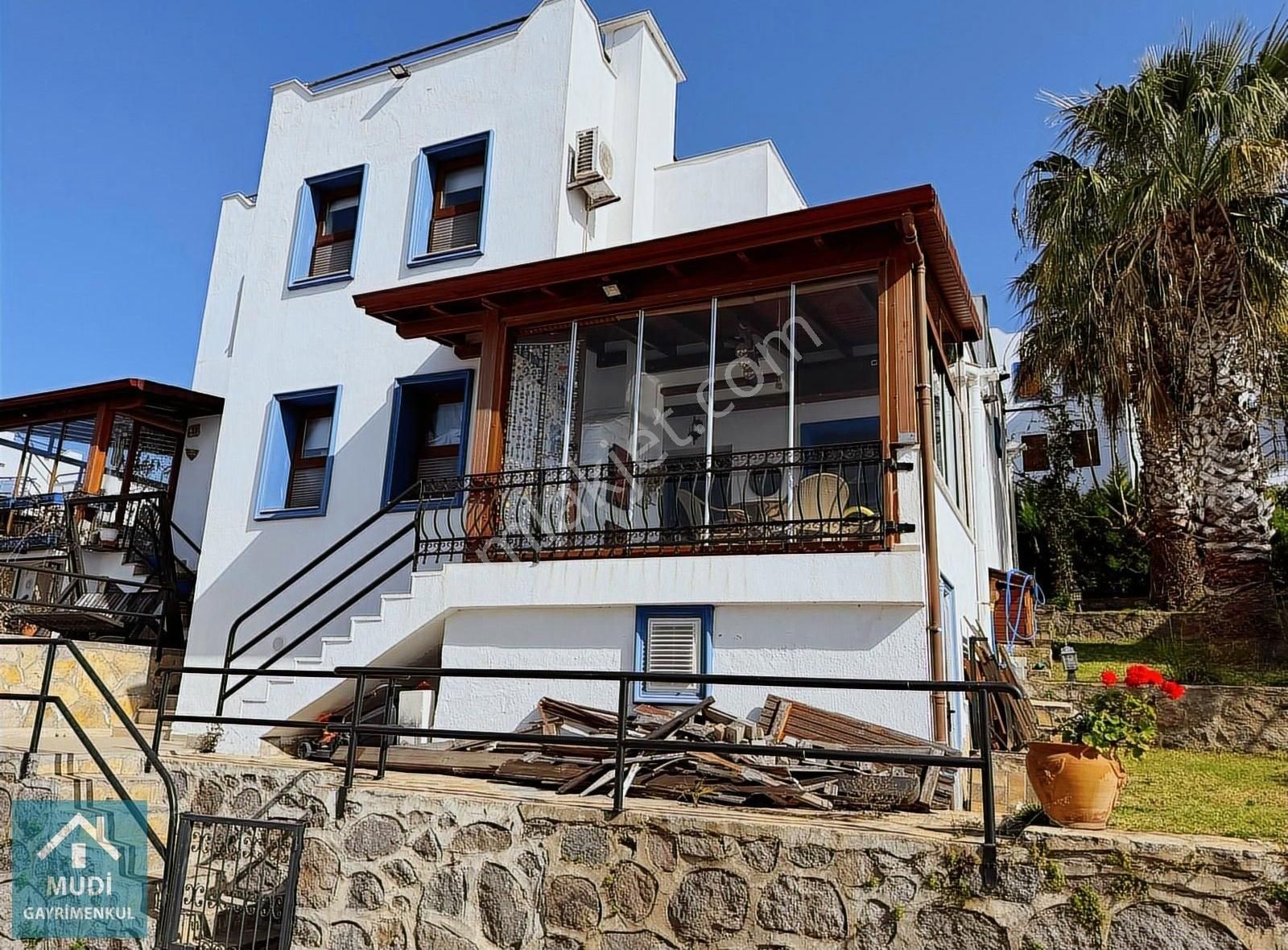 Bodrum Yalıkavak Tilkicik Bahçeli Deniz Manzara Tripleks Villa
