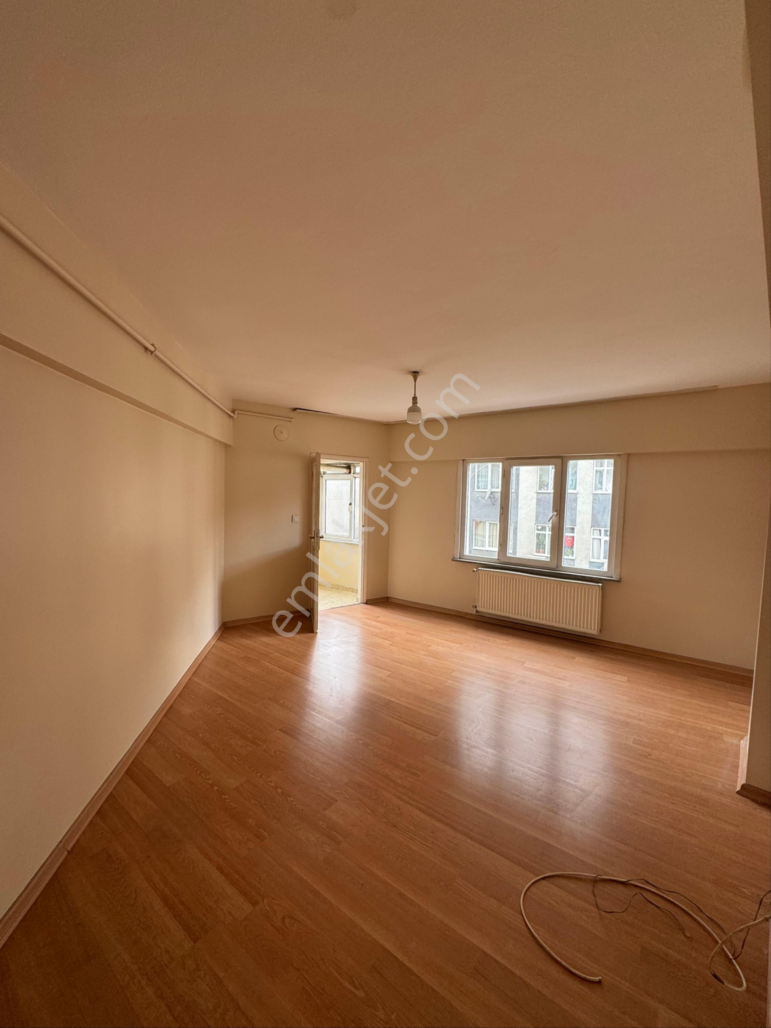 Acil! Ana Cadde Üzerinde Geniş Ferah 2+1 Fırsat Kiralık Daire