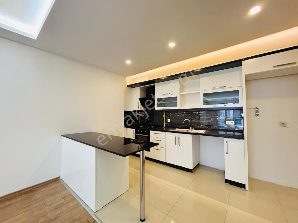 Kaçmaz'dan Sahilde Otoparklı 2.kat 90 M2 Lüks 2+1 Daire