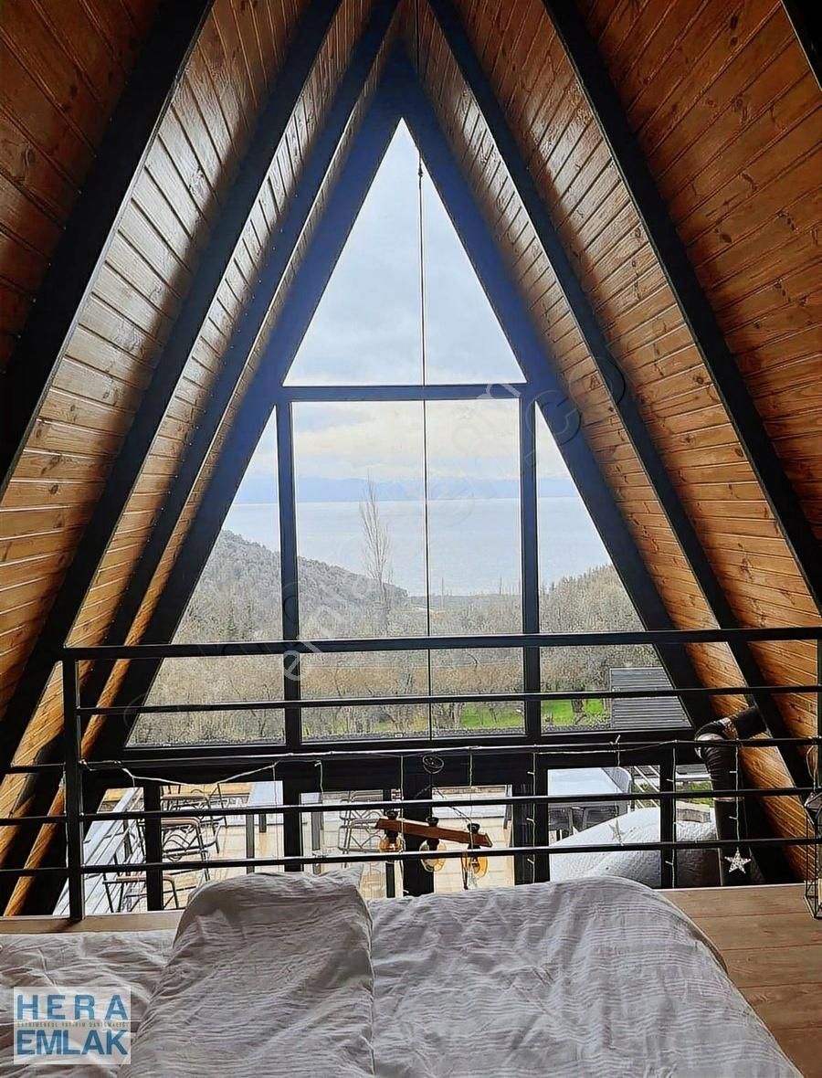 Ahşap Ve Doğal Taşın Bir Araya Geldiği Muhteşem Bir Mimari Yapı - Görsel 6