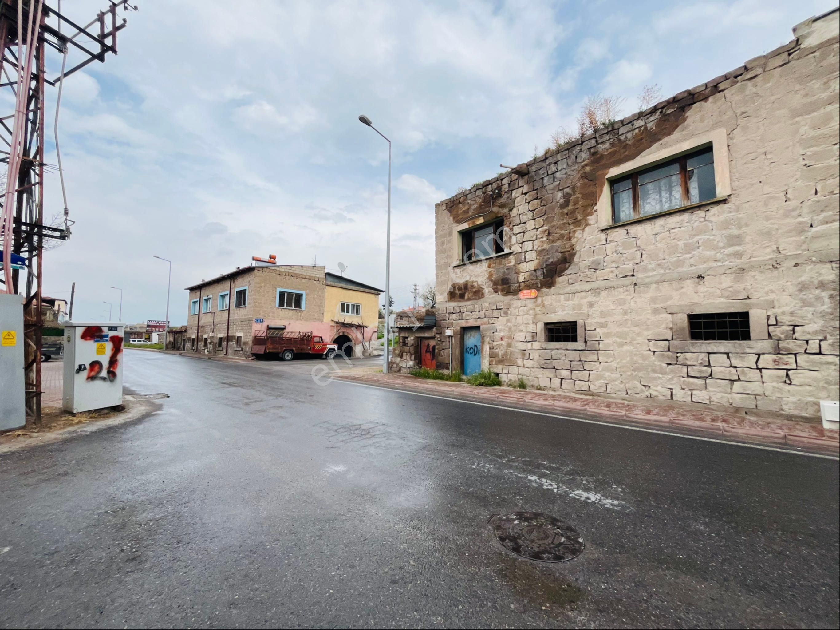 Cırgalanda Satılık 2 Katlı Kargır Ev