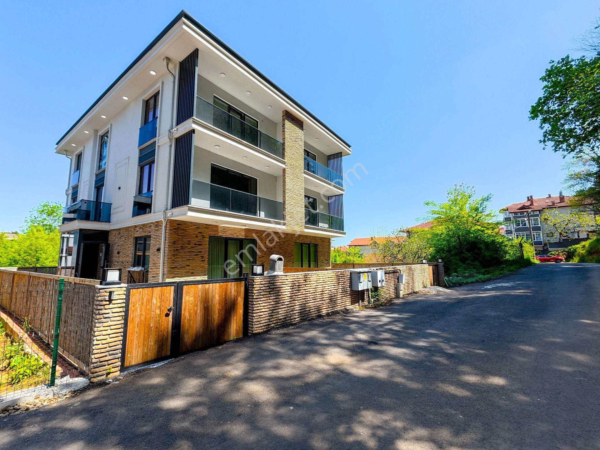 Serdivan Otuziki Evlerde Satılık 5+1 Muhteşem Triplex Villa!