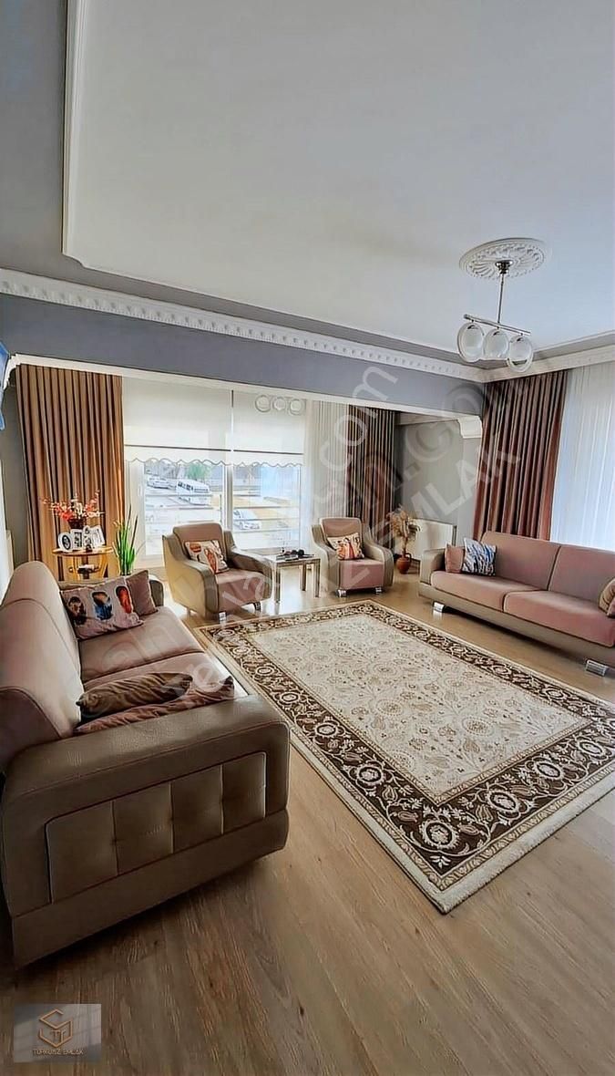 Uğur Mumcu Da Merkezi Konumda Satılık 3+1 150 M² Arakat Daire