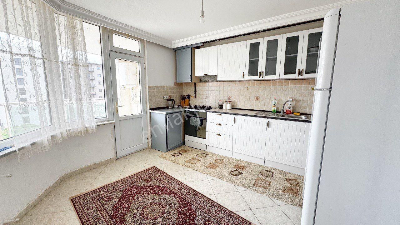 Altıntaş'ta Site İçerisinde Yüzme Havuzlu 3+1 Satılık Daire