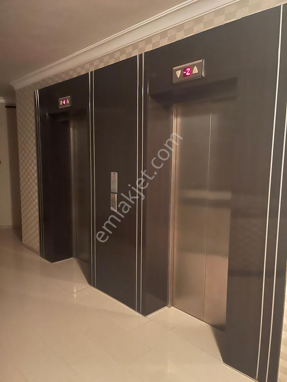 Çankaya Tria Rezidansta Vadi Manzaralı Kiralık 4+1