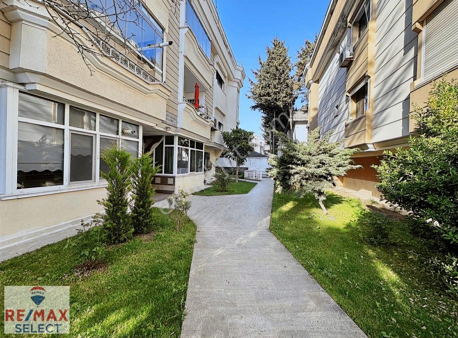 Florya Üstündağ Evlerinde 2000 Yapımı 4+1 Satılık Ara Kat Daire - Görsel 13