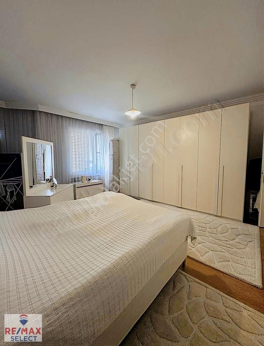 Florya Üstündağ Evlerinde 2000 Yapımı 4+1 Satılık Ara Kat Daire - Görsel 27