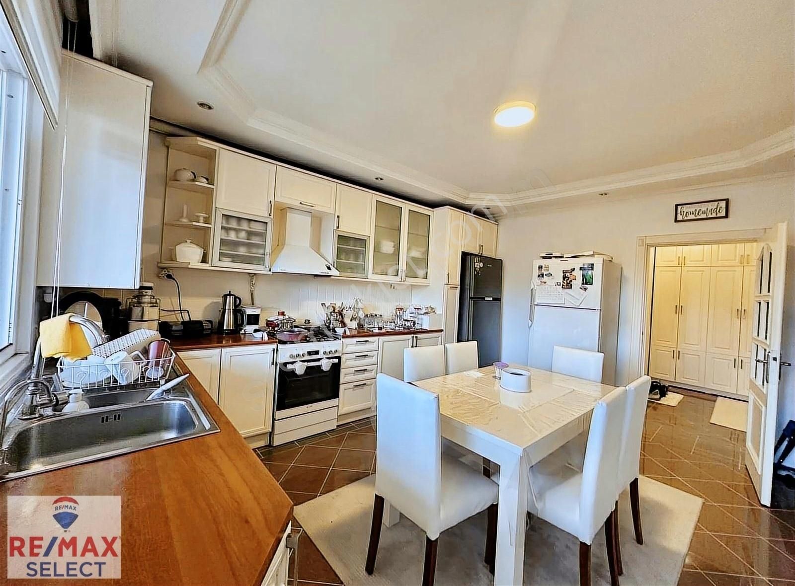 Florya Üstündağ Evlerinde 2000 Yapımı 4+1 Satılık Ara Kat Daire - Görsel 18