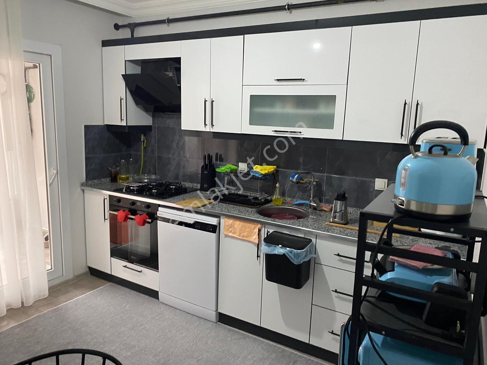 İzmir Torbalı Ayrancılar Merkezde Geniş Ferah Acill Satılık 2+1 Daire 3 Kat