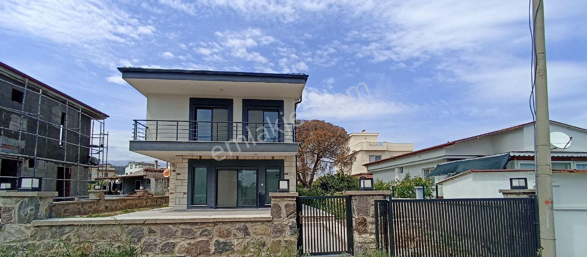 Mordoğan Barış Emlaktan Tam Müstakil 3+1 Otoparklı Satılık Villa