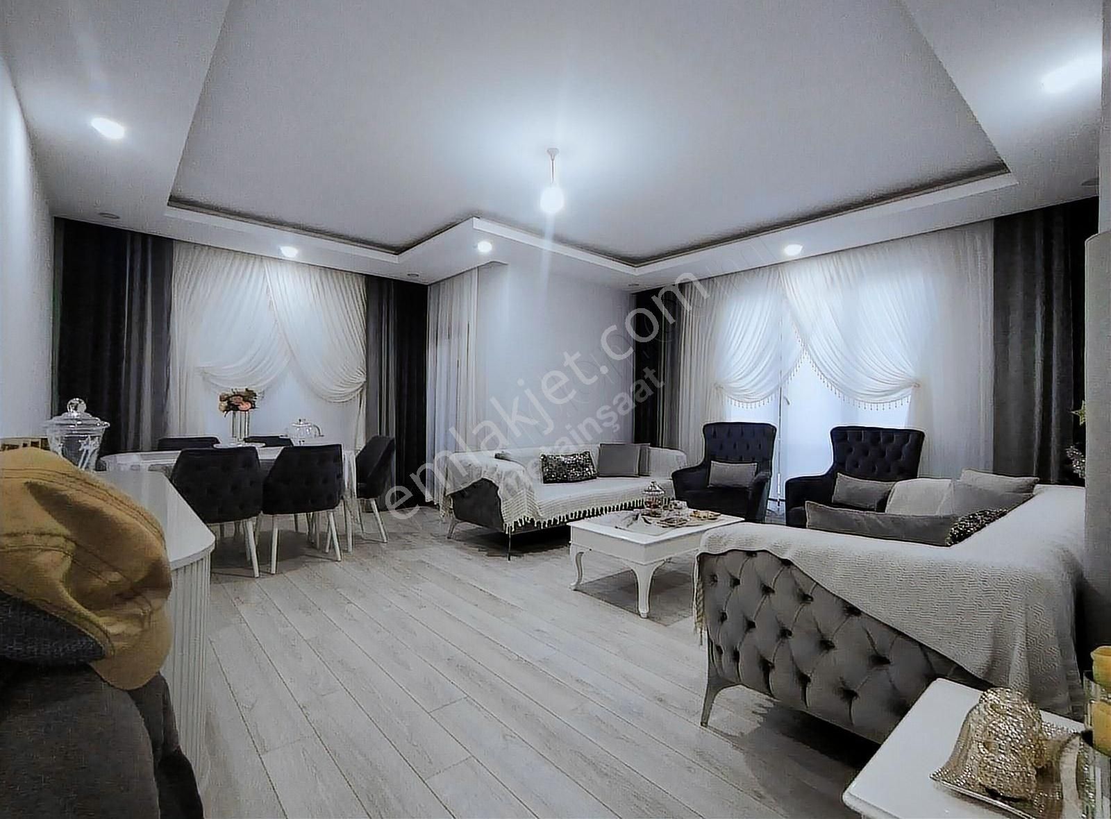 Küçükçekmece Cennette Satılık Lüx.100.m2.daire 2+1-6.350.000.tl