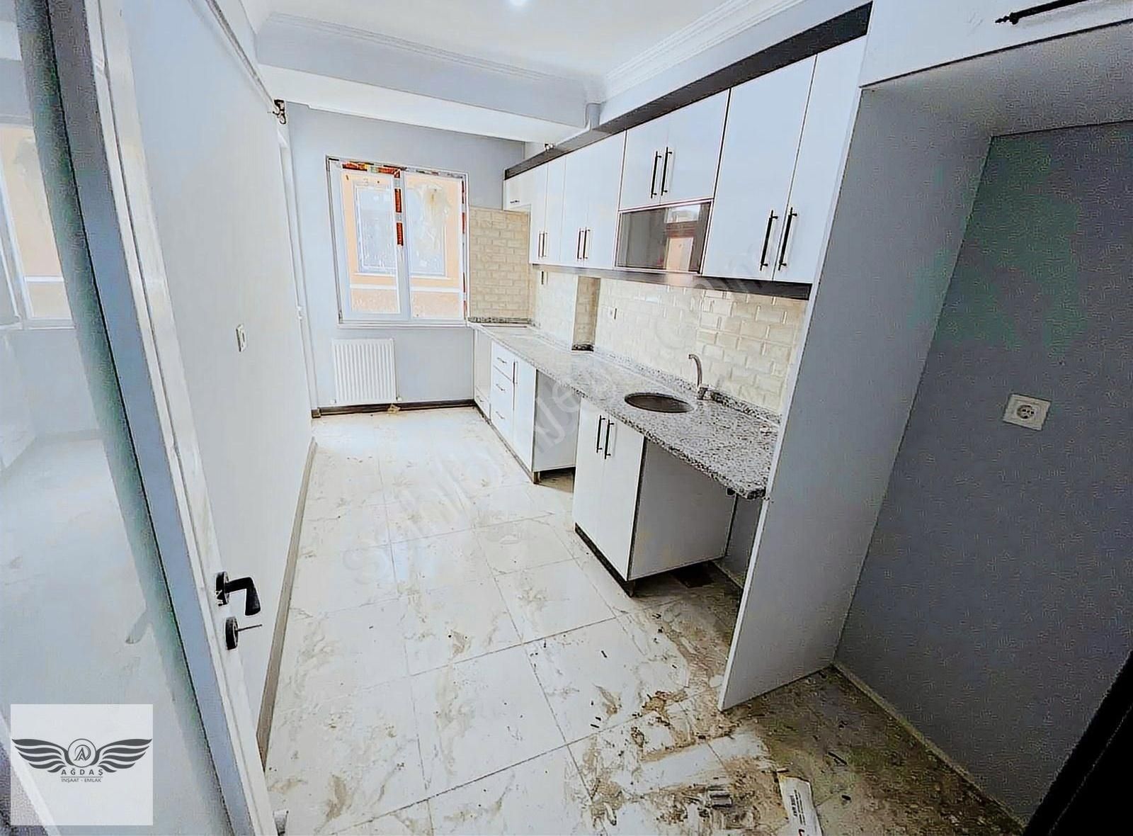 Merkezi Konum'da 2+1 Sıfır Ara Kat Satılık Daire