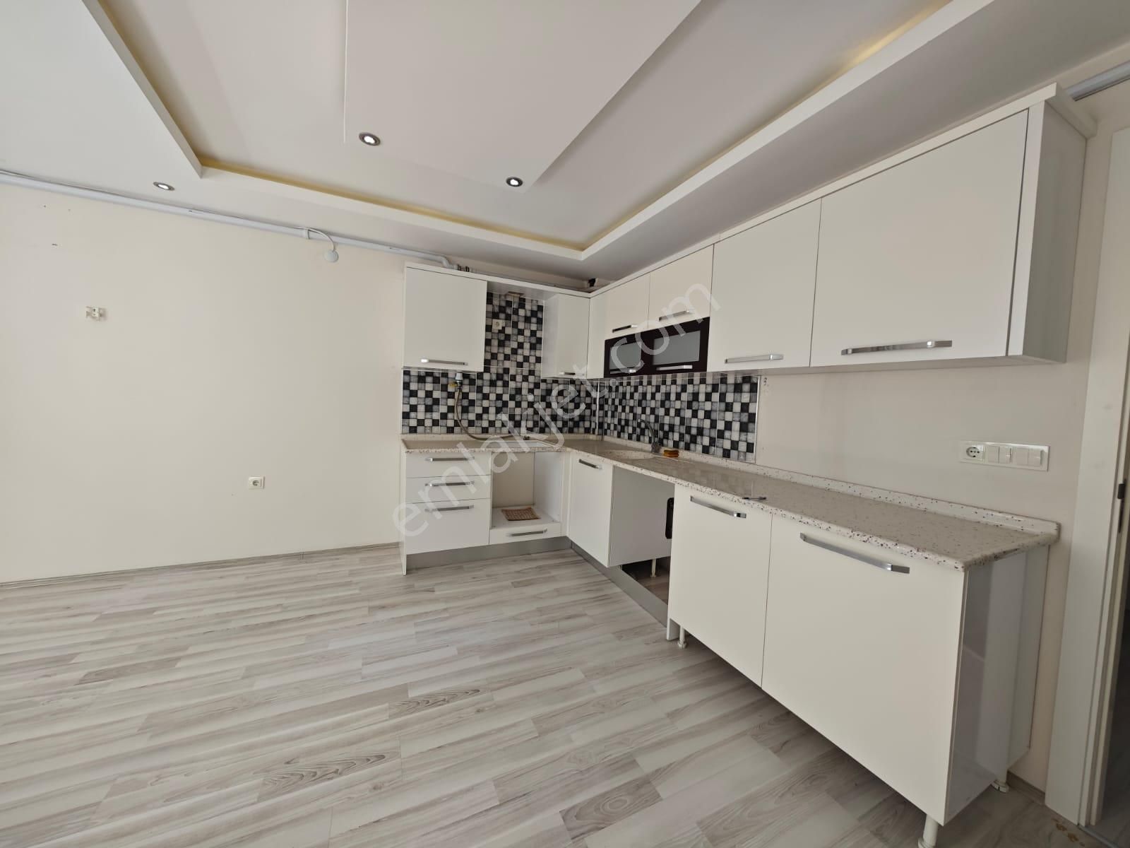 İzmir Torbalı Ayrancılar Merkezde Acill Satılık 2+1 Daire D.gazlı Arakat