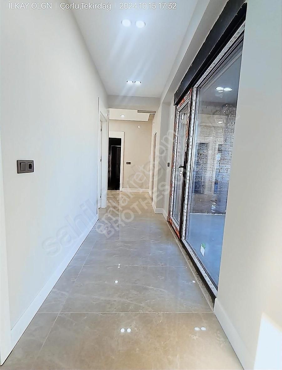 Brothersdan Önerlerde 310m2 5+1 İskanlı Satılık Sıfır Villa - Görsel 24