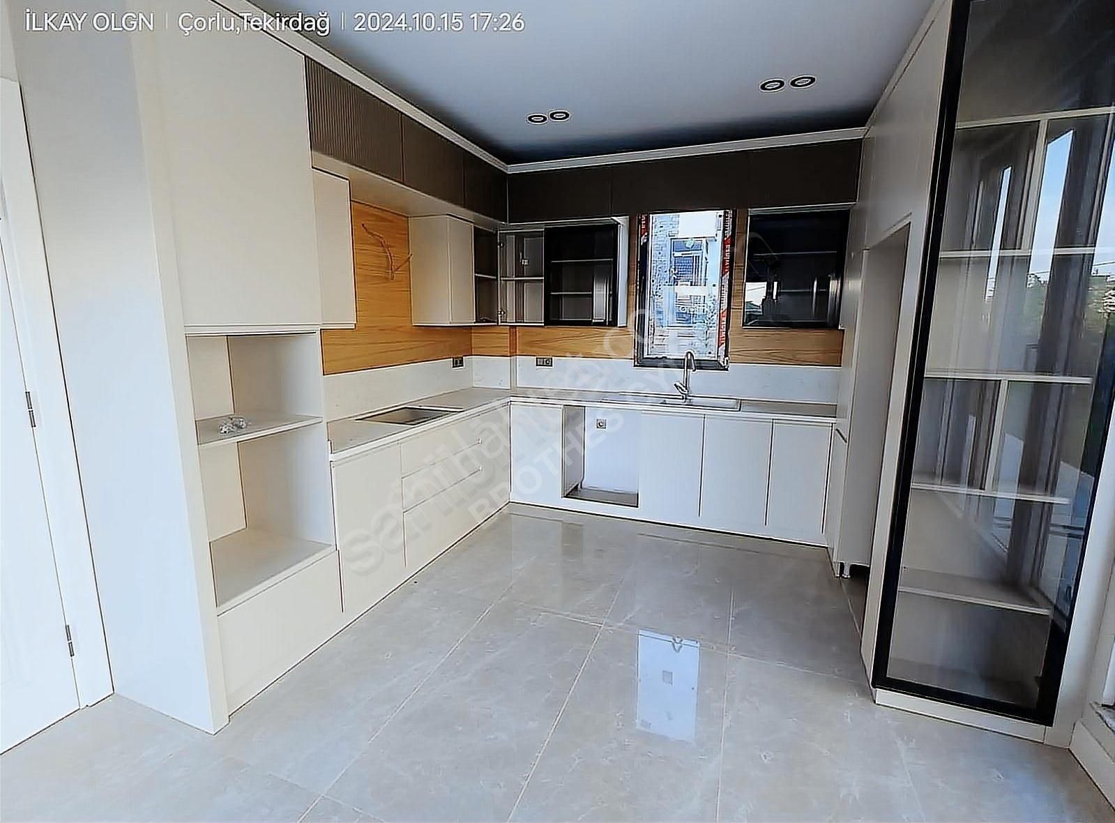 Brothersdan Önerlerde 310m2 5+1 İskanlı Satılık Sıfır Villa - Görsel 9
