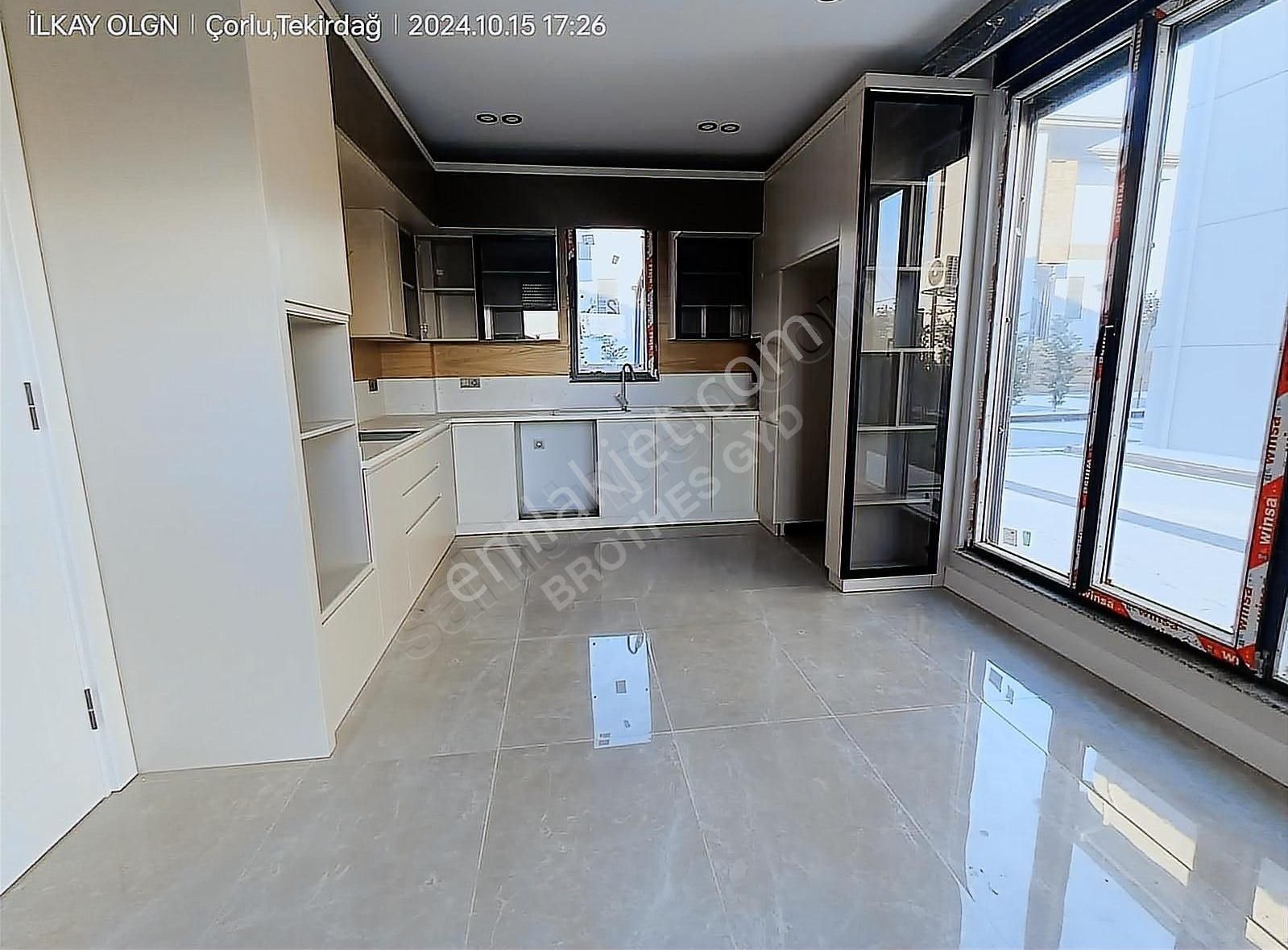 Brothersdan Önerlerde 310m2 5+1 İskanlı Satılık Sıfır Villa - Görsel 25