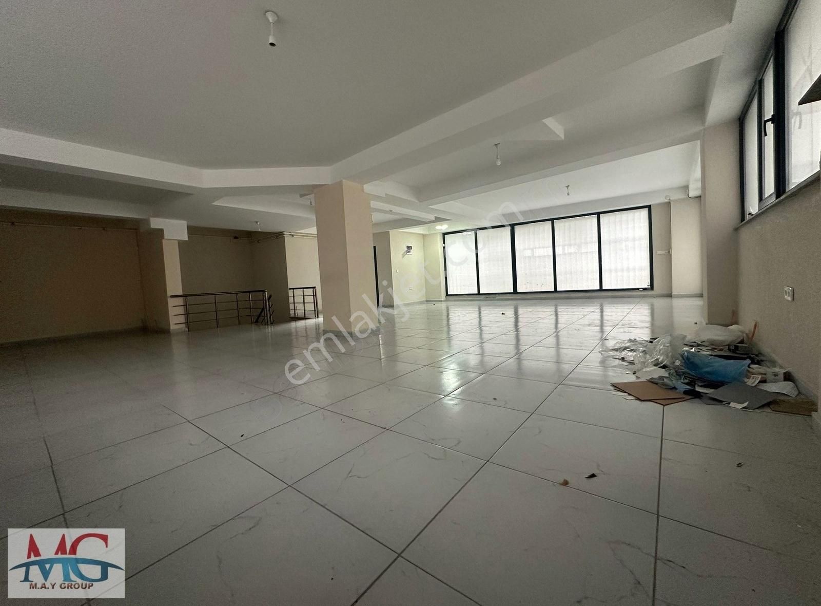 Veliefendi'de Yeni Bina'da 400m2 Satılık Kupon Dükkan